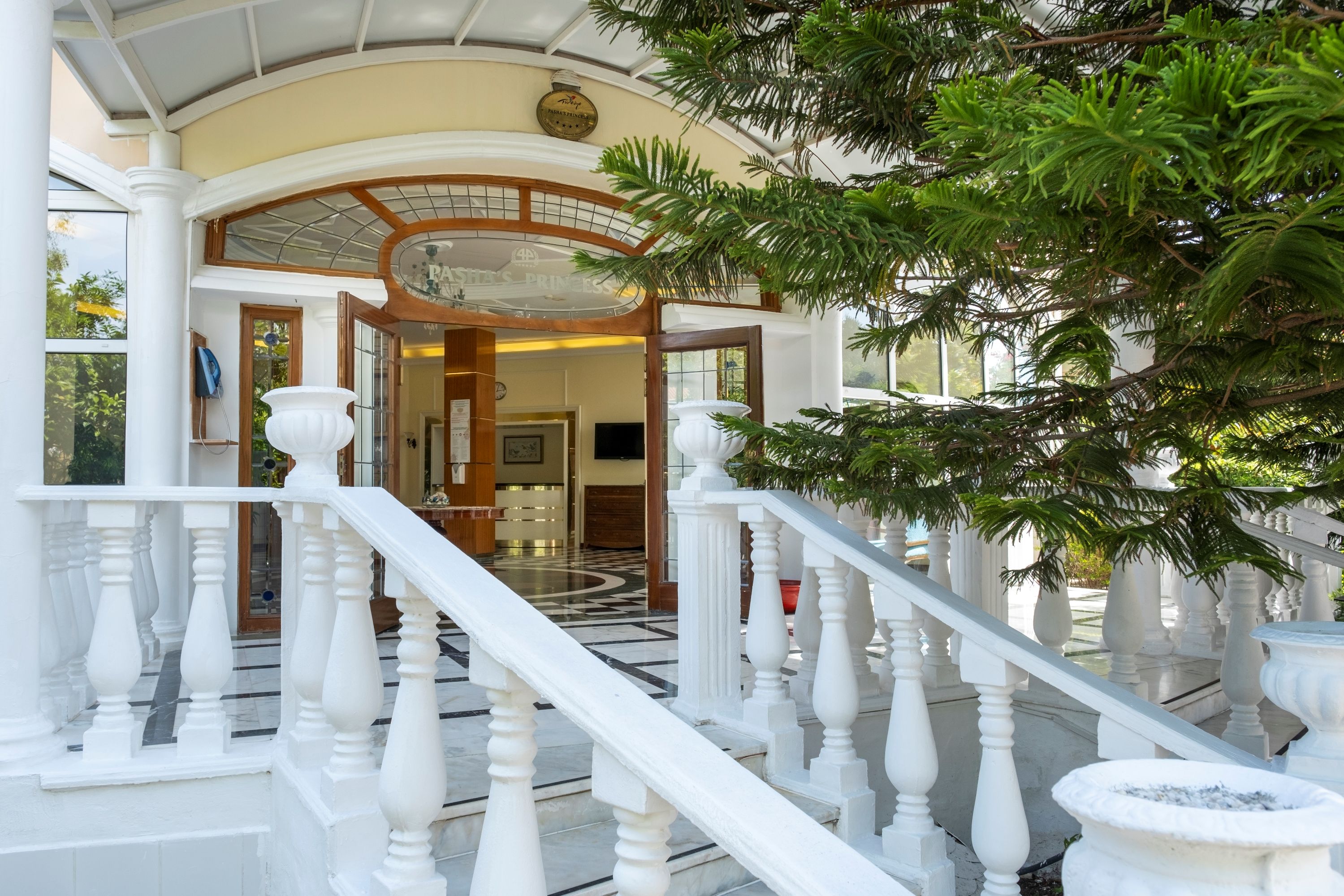 Clădirea principala