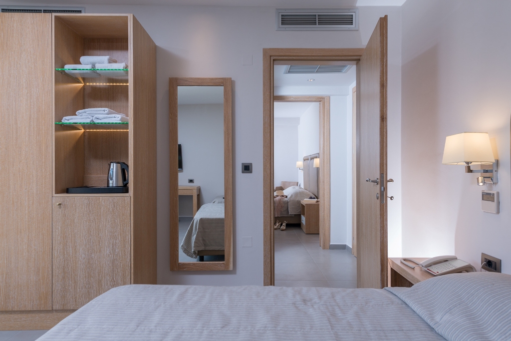 family 2 bedrooms  balcony or terrace 