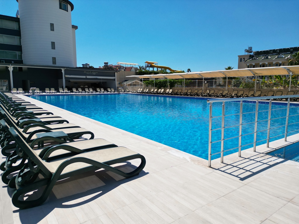 Piscina deschisă
