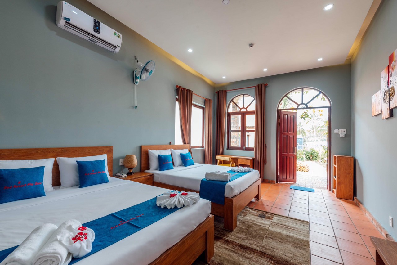 ROOM DELUXE TRIPLE GARDEN VIEW 