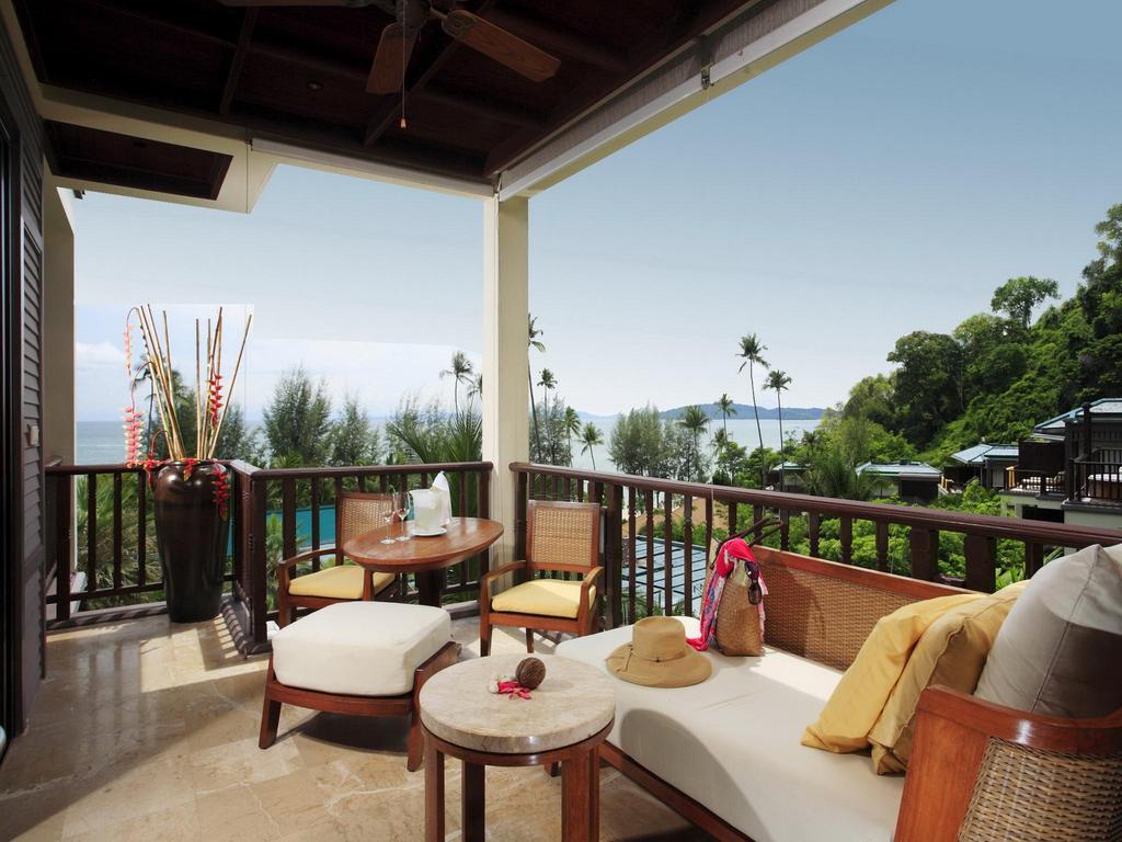 PREMIUM DELUXE OCEAN VIEW