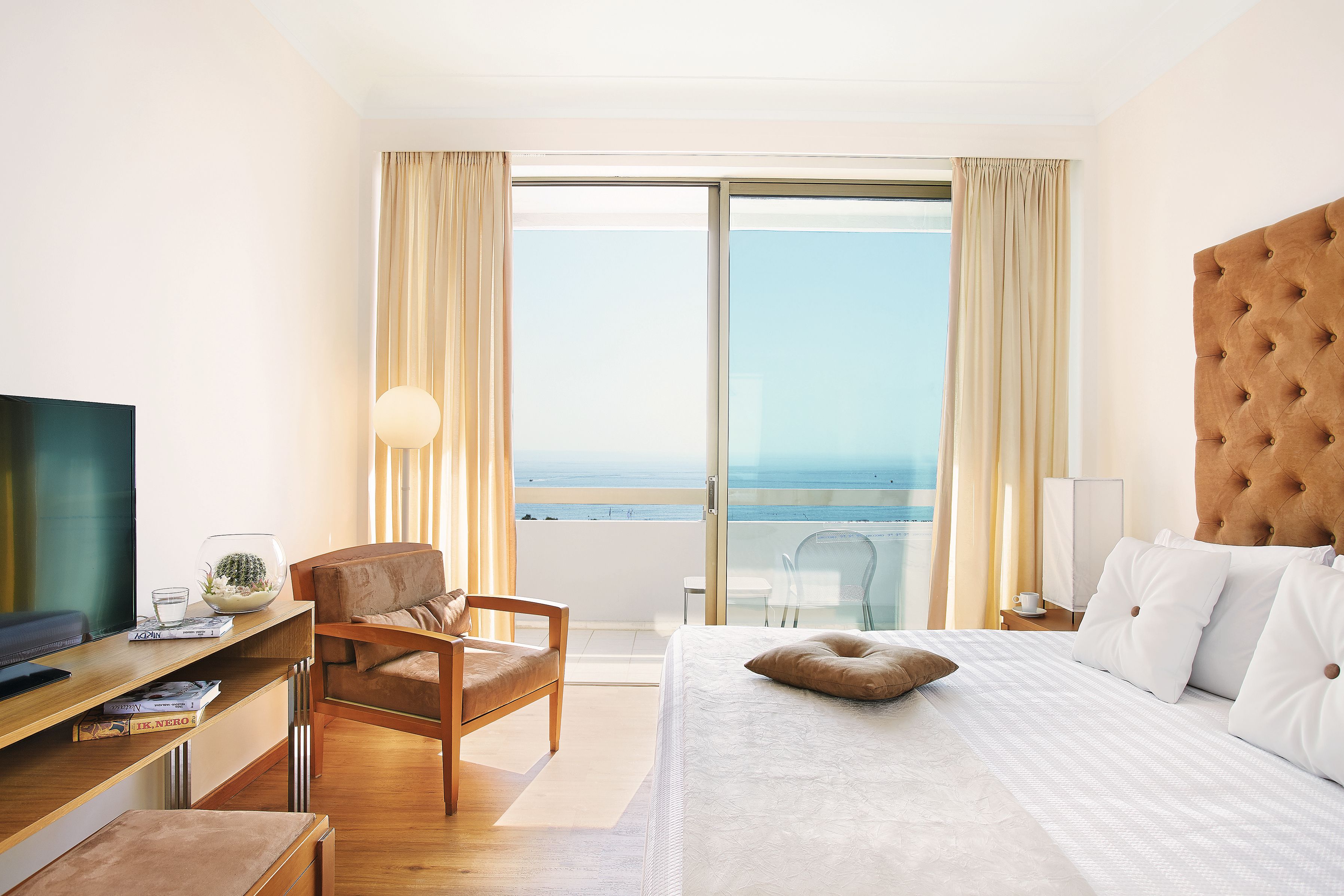 LUX ME Family Guestroom Sea View