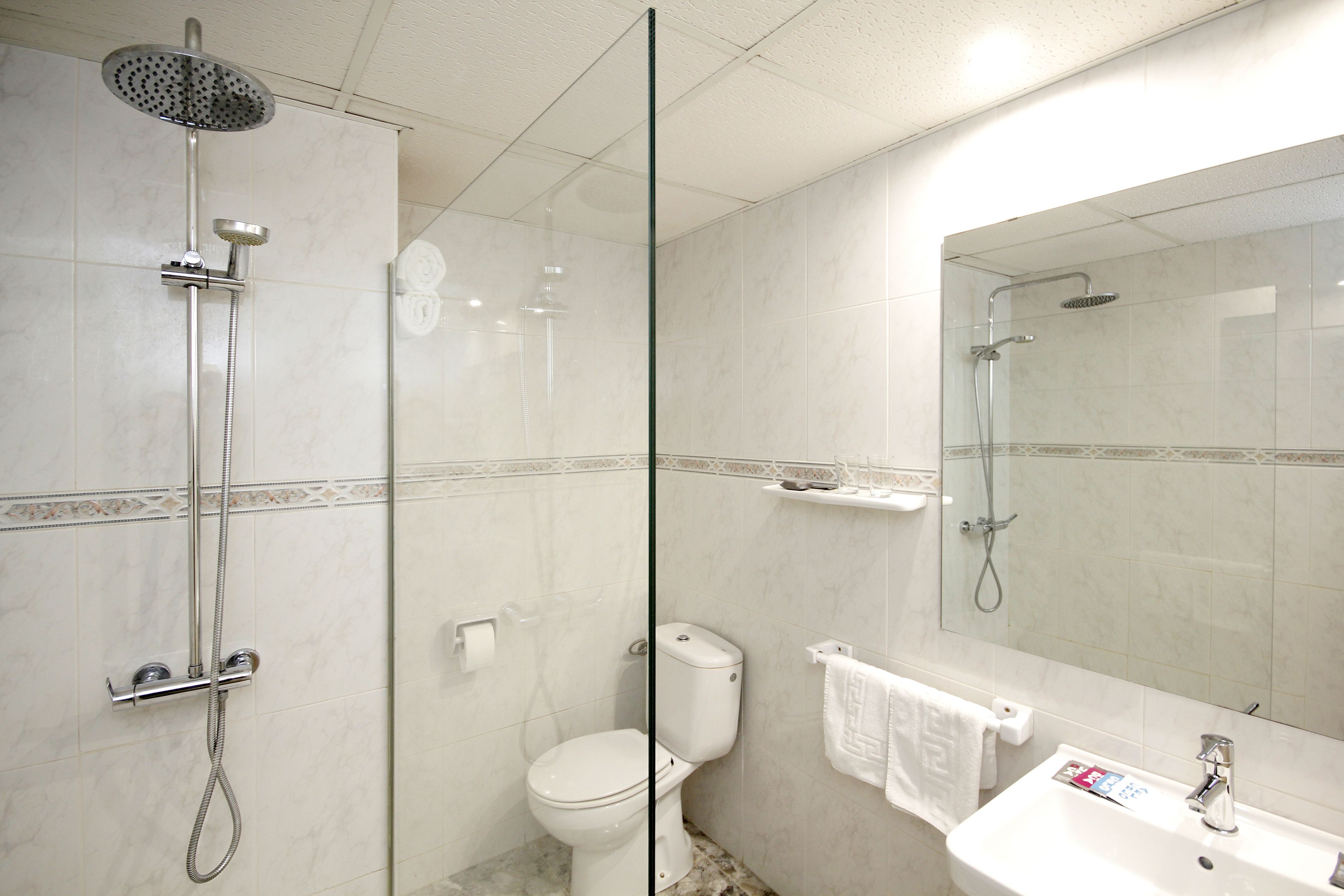 STANDARD ROOM (POOLVIEW, BALCONY OR TERRACE)