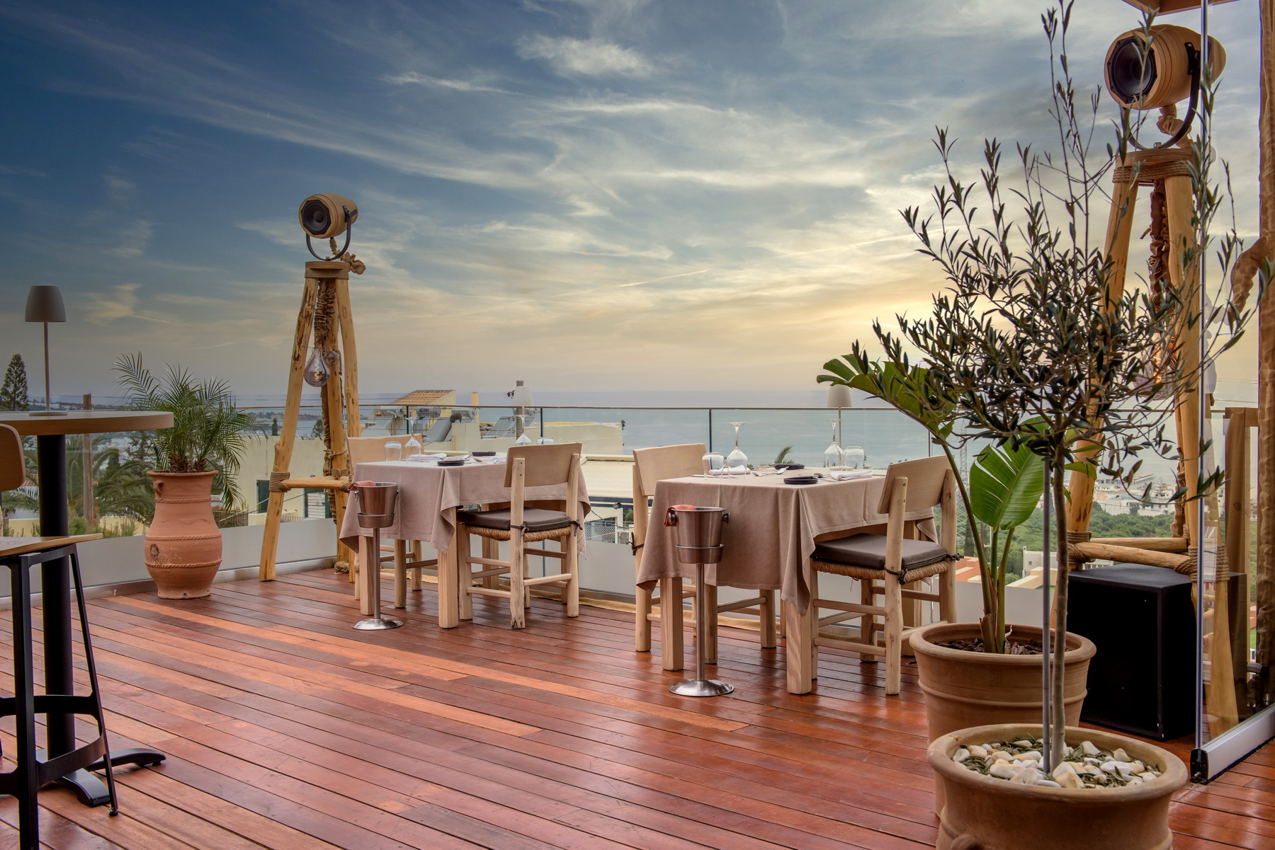 APOLLO COCTAIL BAR 