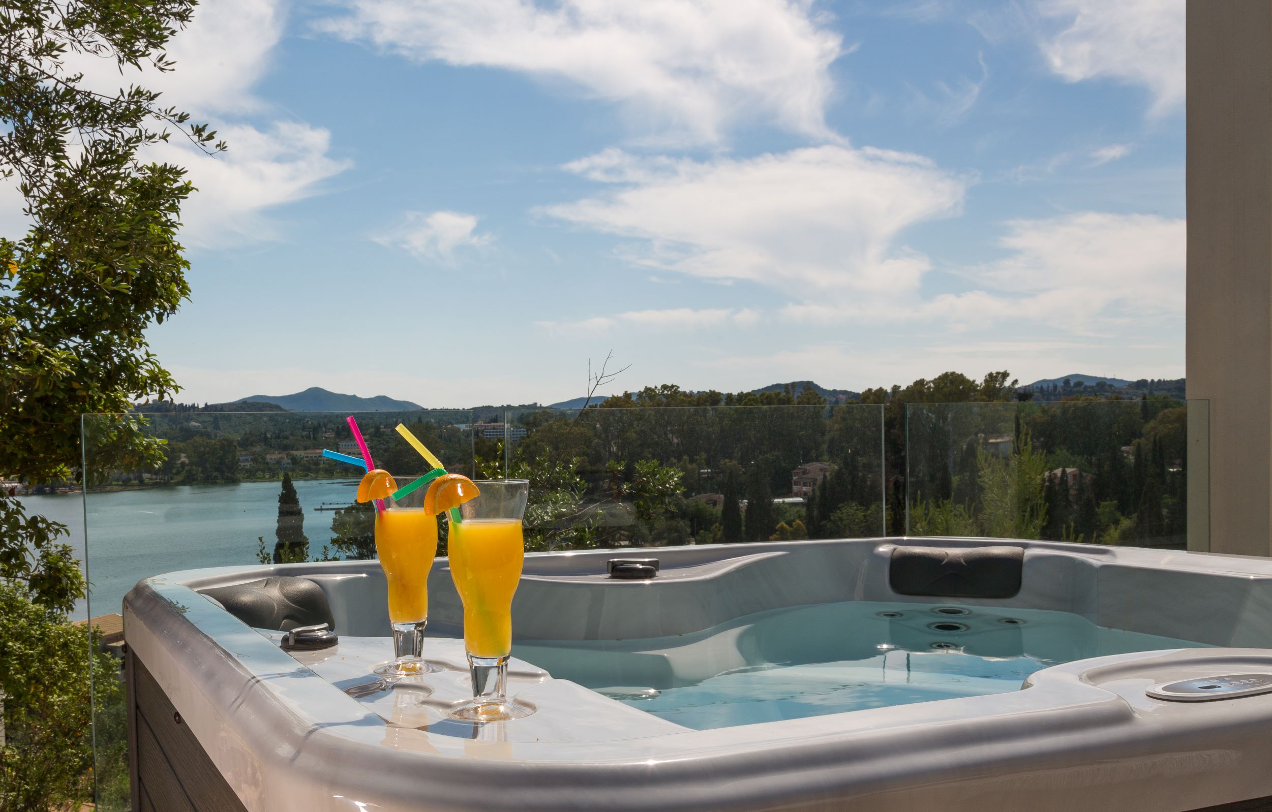 SUPERIOR PANORAMA BUNGALOW SUITE WITH JACUZZI