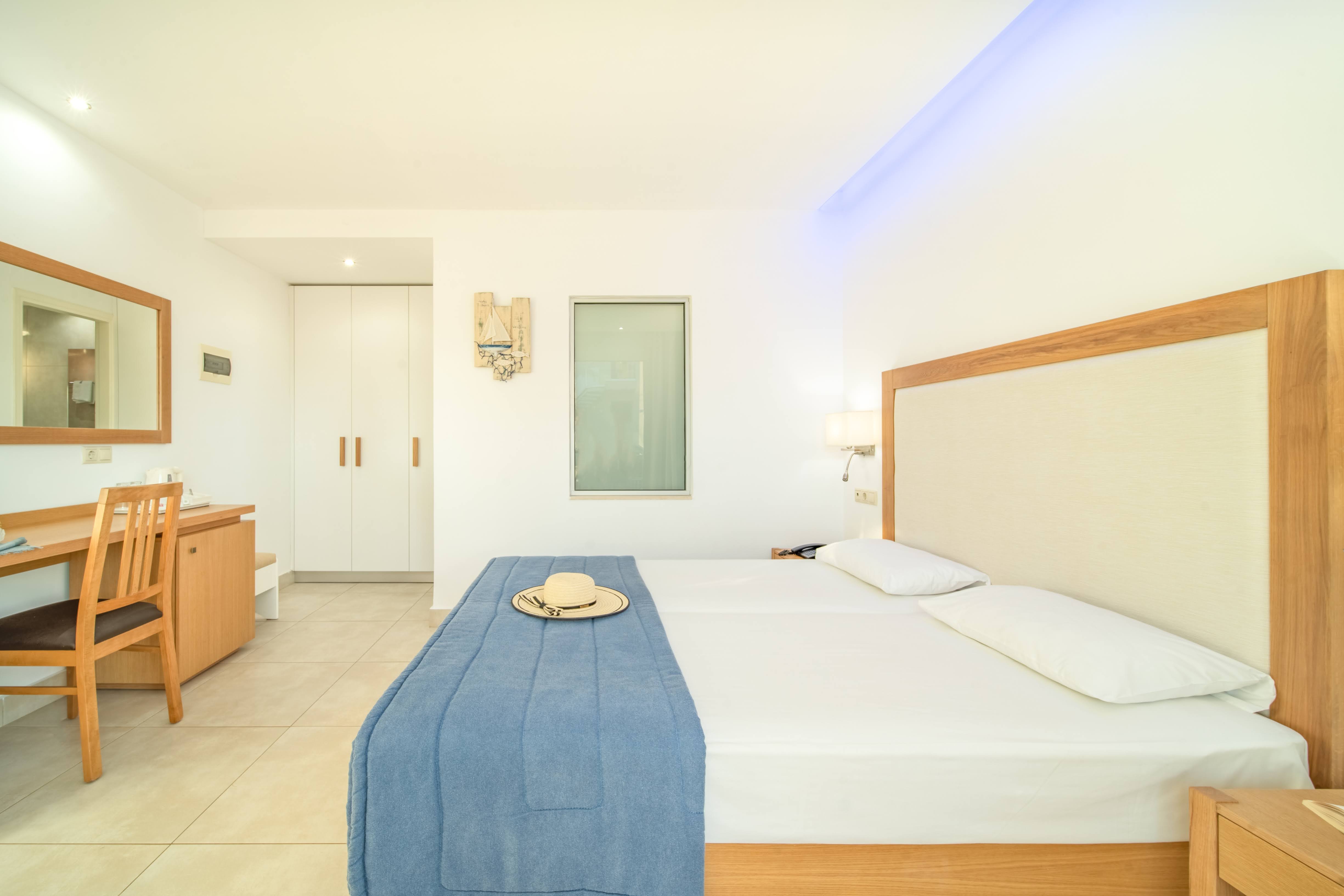 ROOM SUPERIOR TRIPLE BALCONY OR TERRACE 