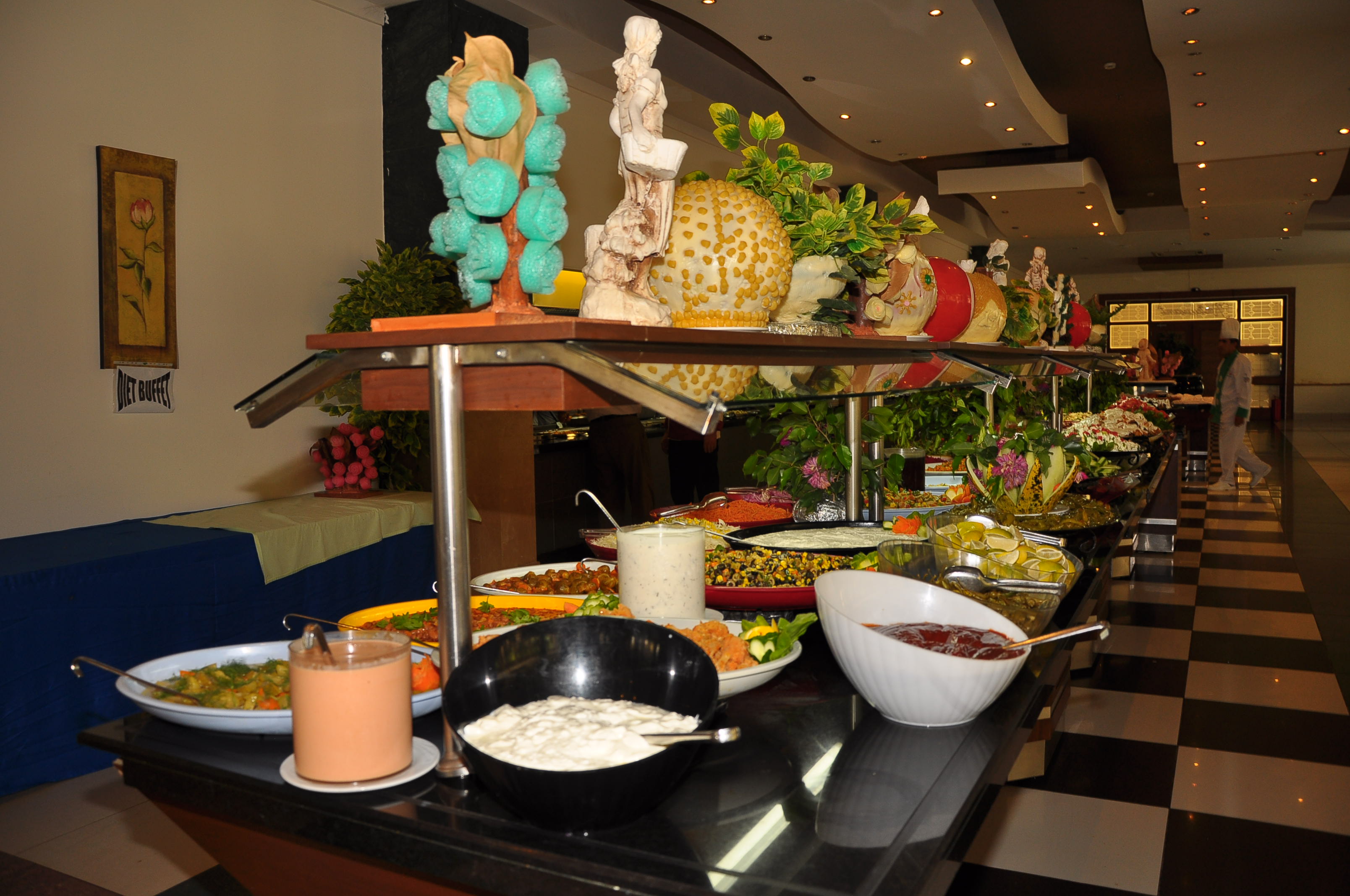 MAIN  RESTAURANT