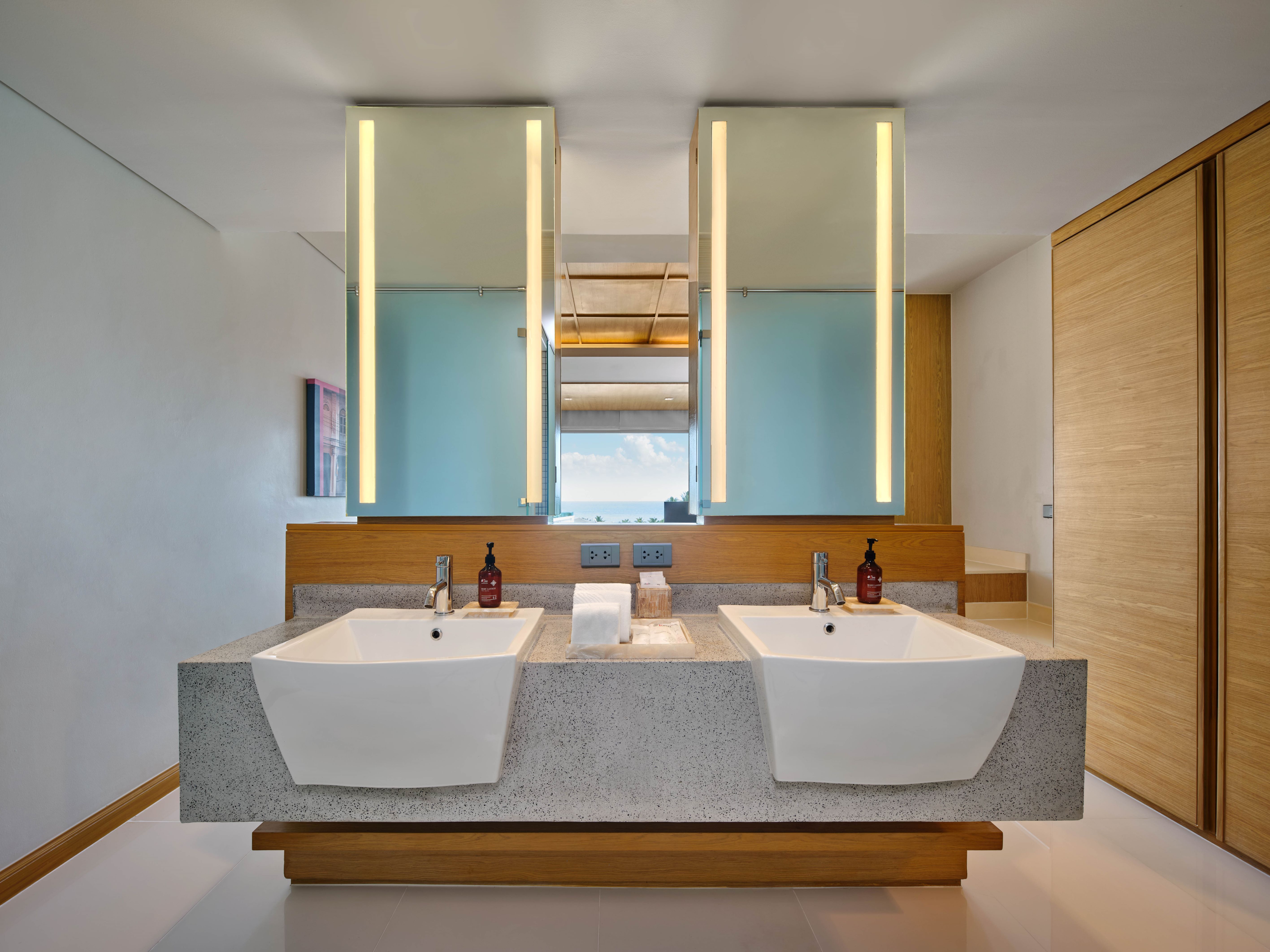 Sea View Suite