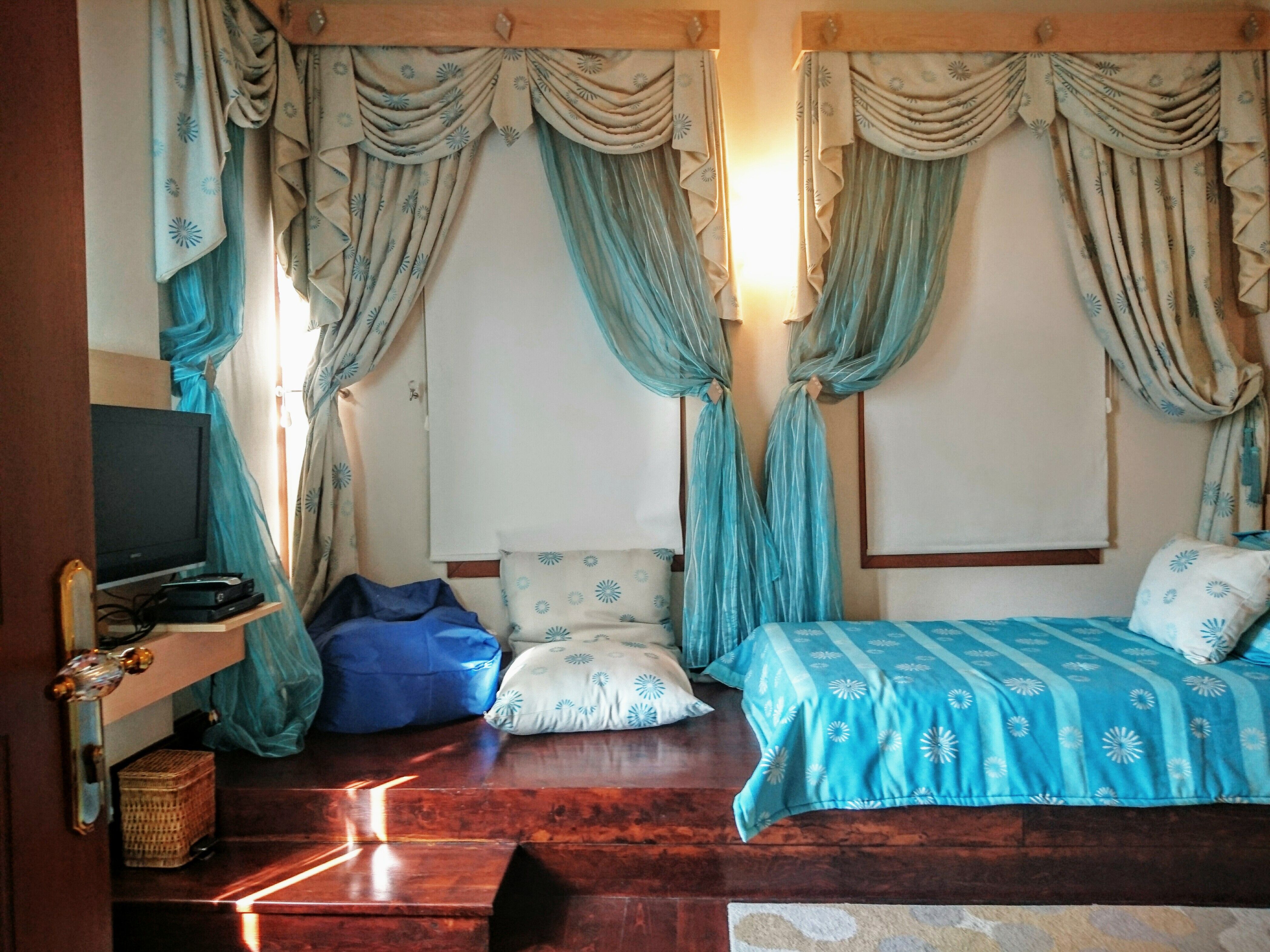 OTTOMAN SUITE
