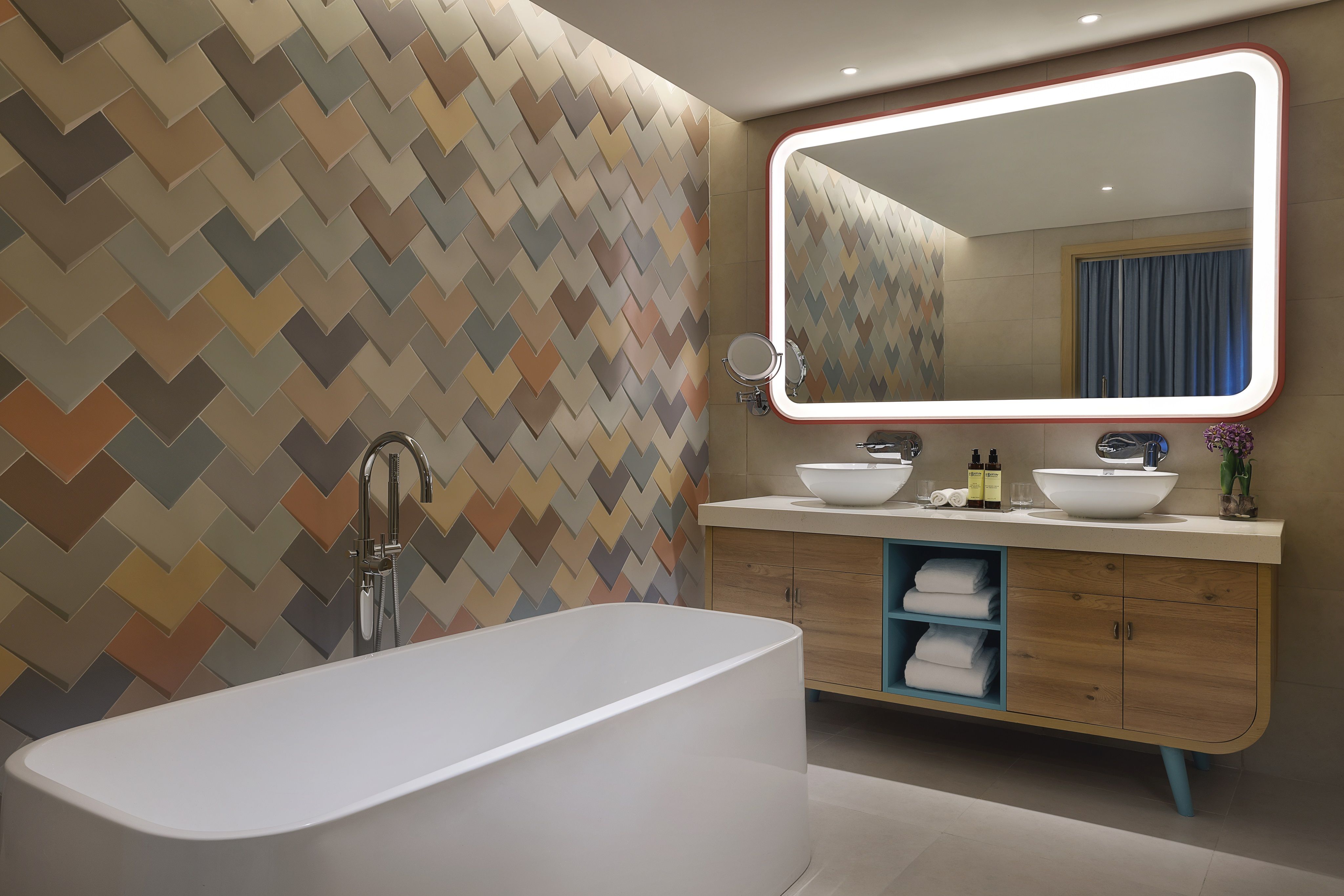 One Bedroom Club Sea View Suite 
