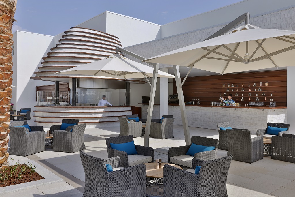 Capila - Pool Bar and Grill