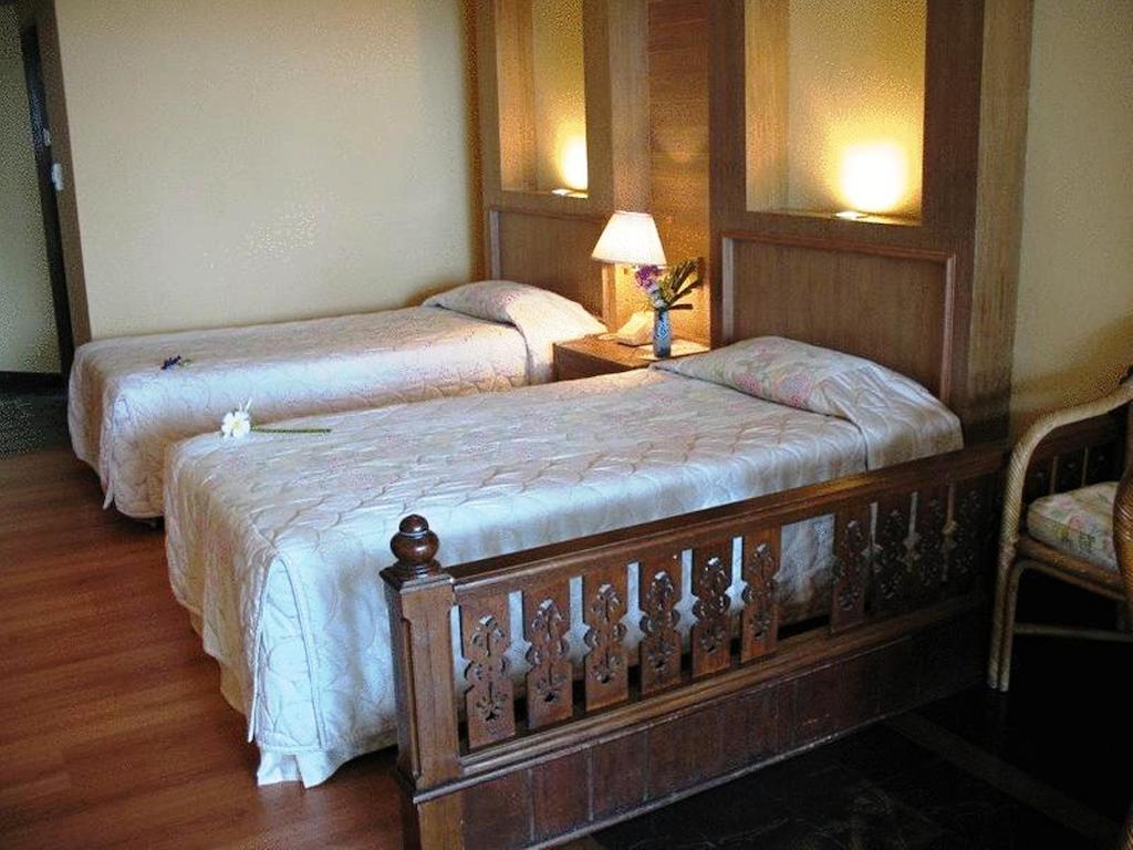 DELUXE SEA VIEW