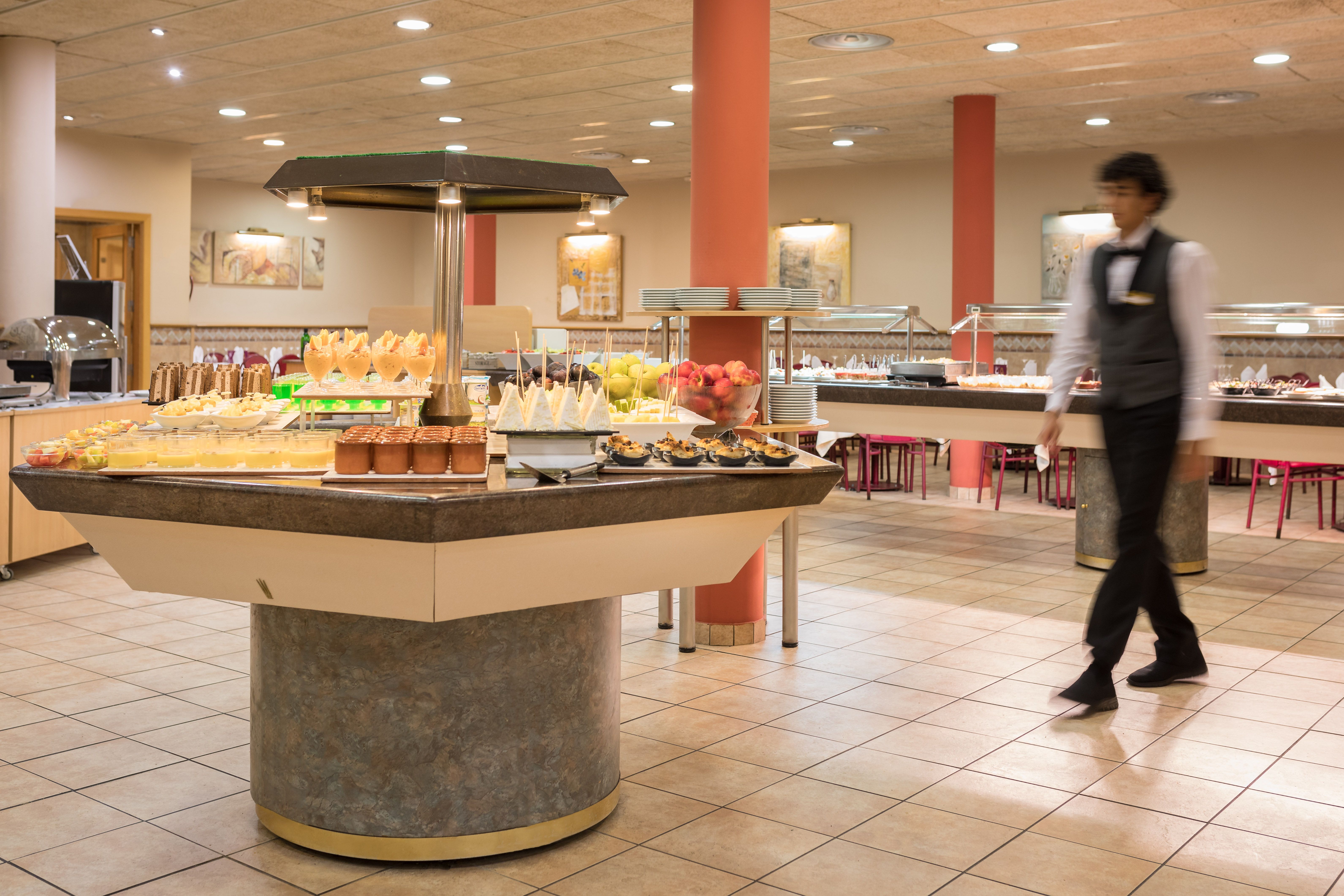 MAIN RESTAURANT