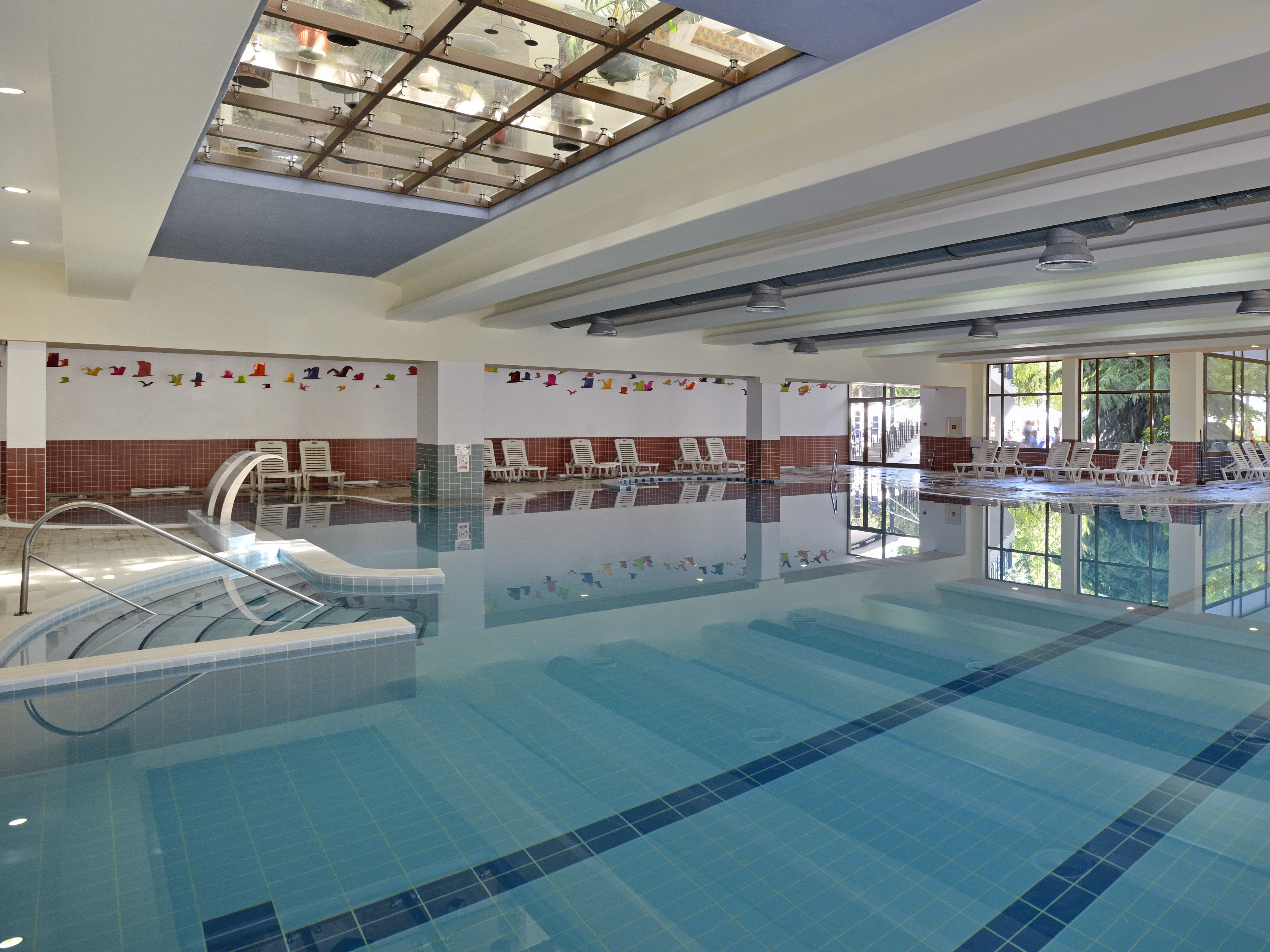 Piscină interioară