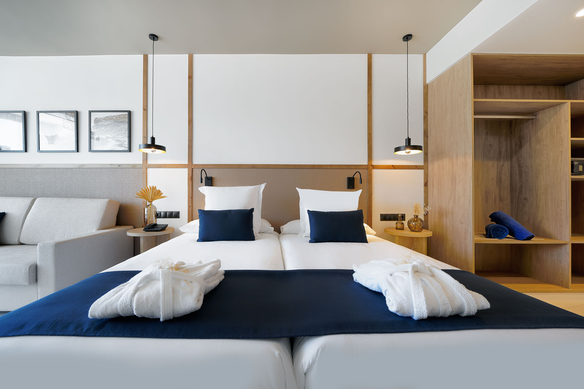DOUBLE STANDARD ROOM (BALCONY OR TERRACE)