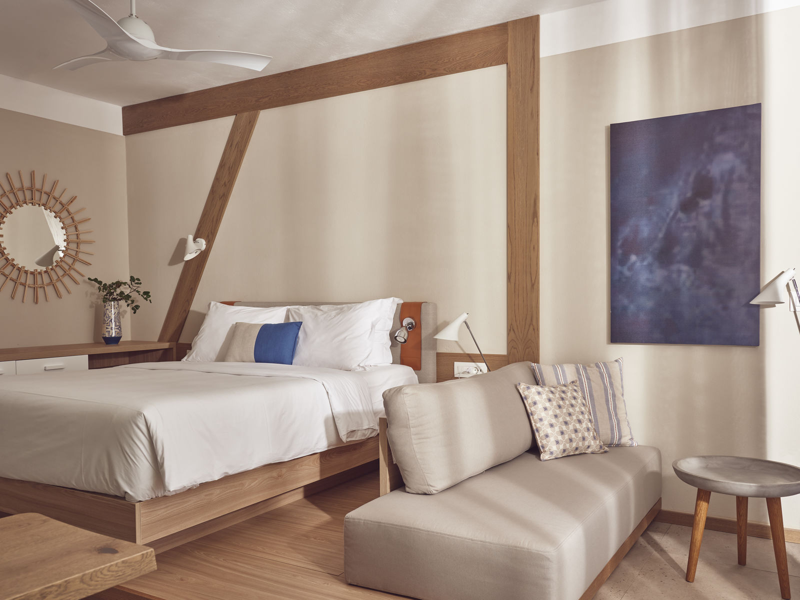 Premium Suite Sharing Pool Sea View