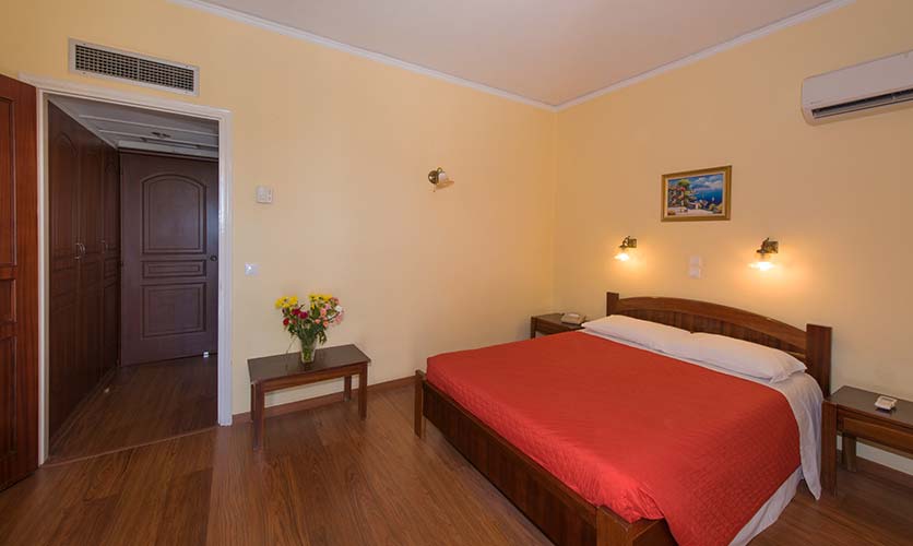 rooms-corfu-town-hotel-2.jpg