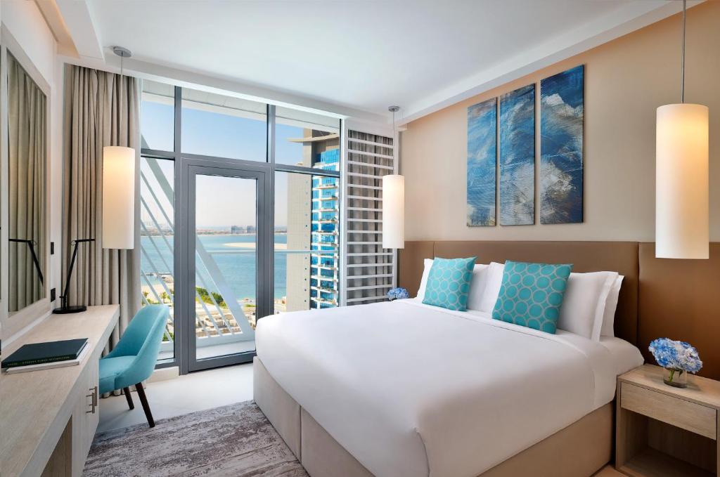Superior 1 Bedroom Seaview Apartment