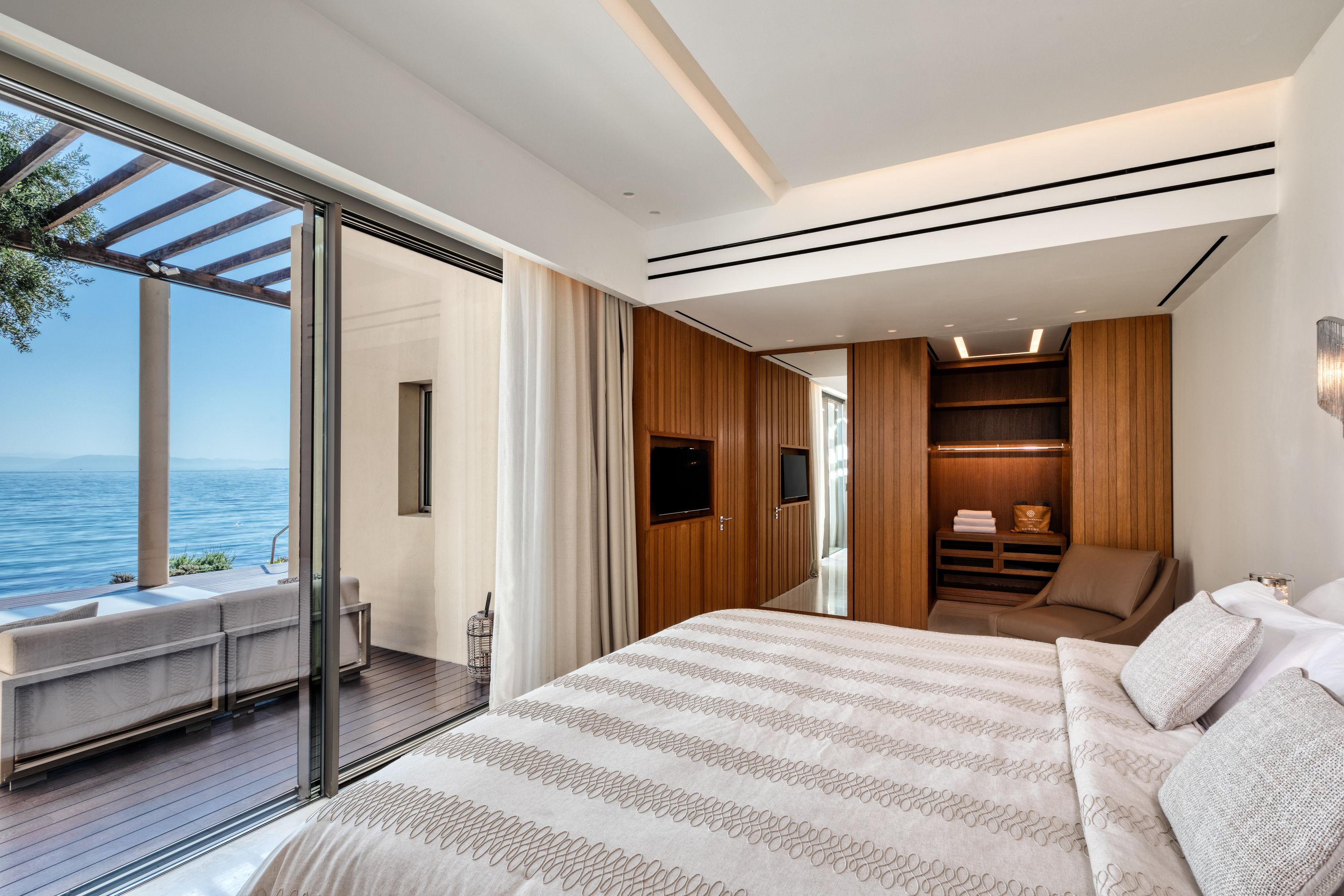 HRH Ivory Villa SV