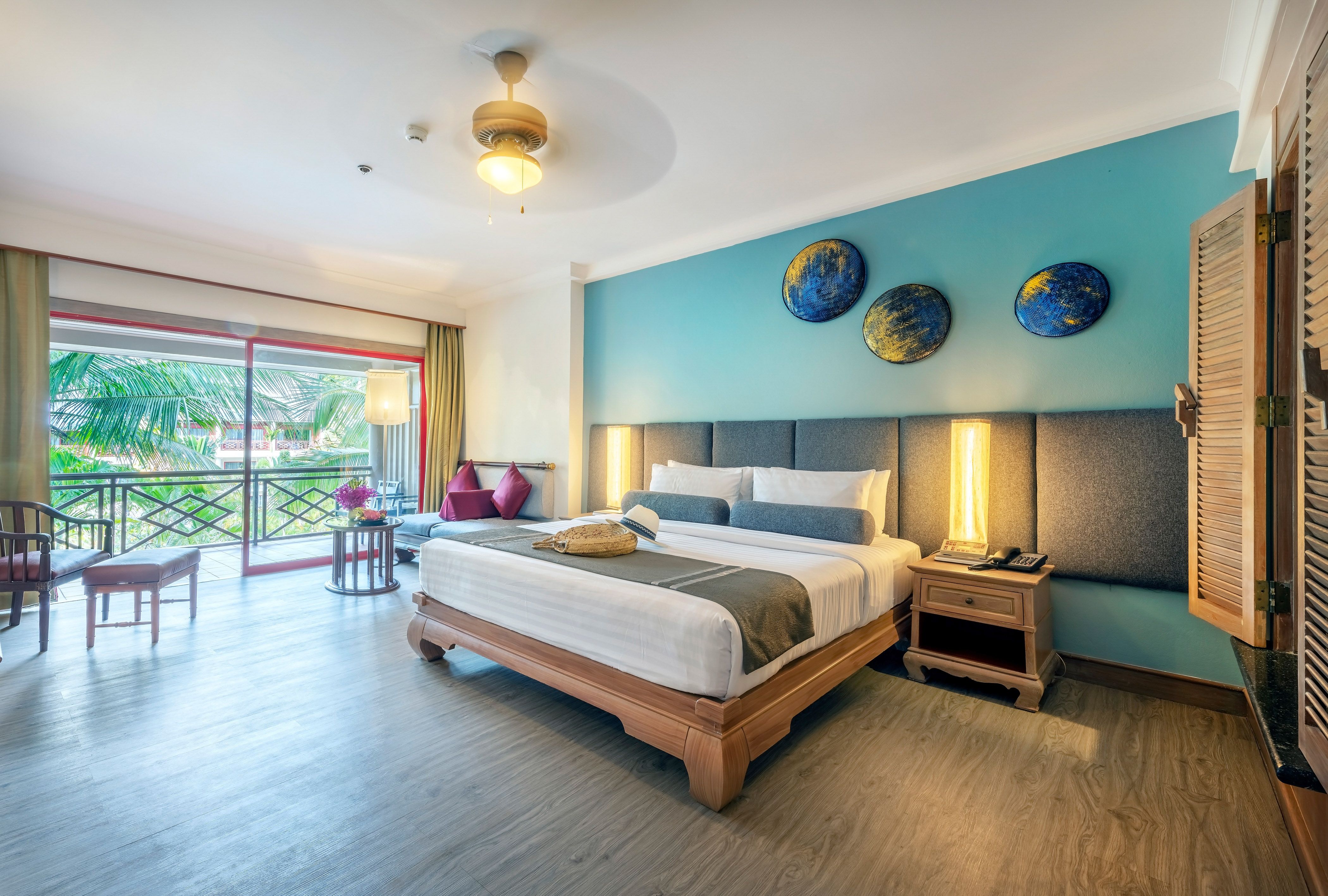 DELUXE ROOM 