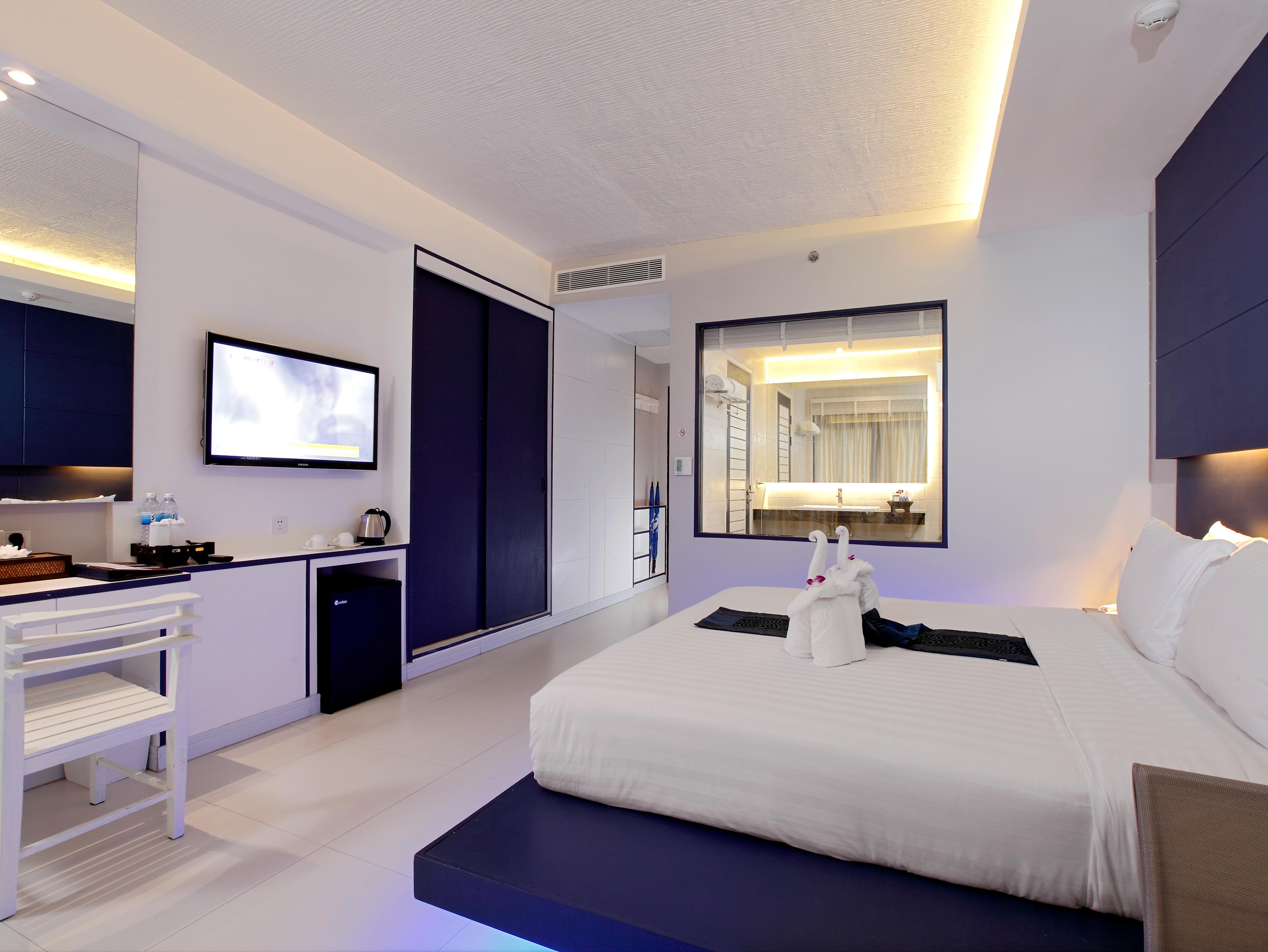 DELUXE SEA VIEW ROOM