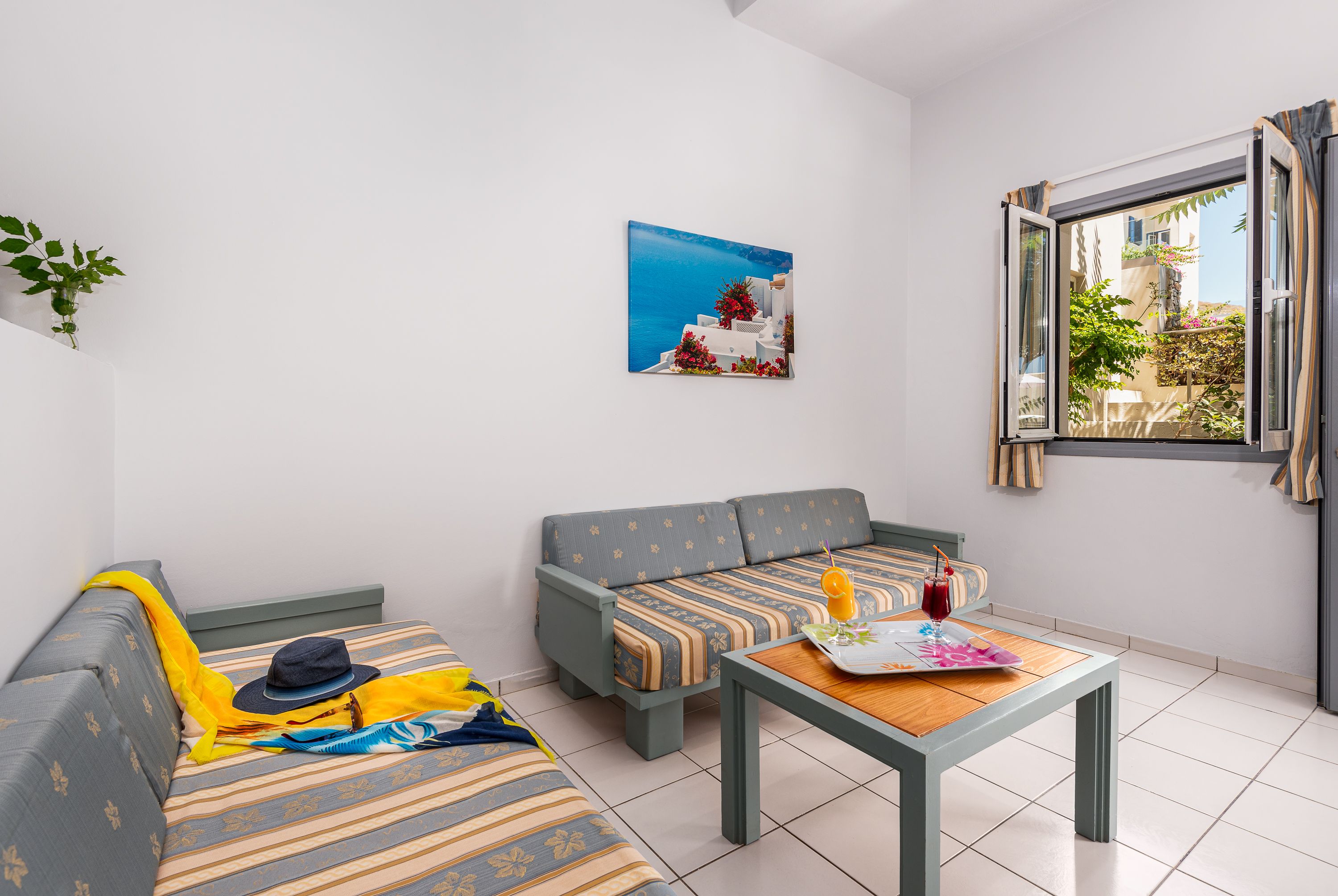 One Bedroom Apartment Inland view 