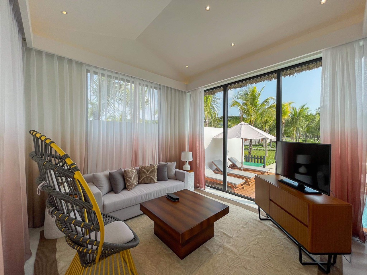 4-BEDROOM DELUXE POOL VILLA (IRO)