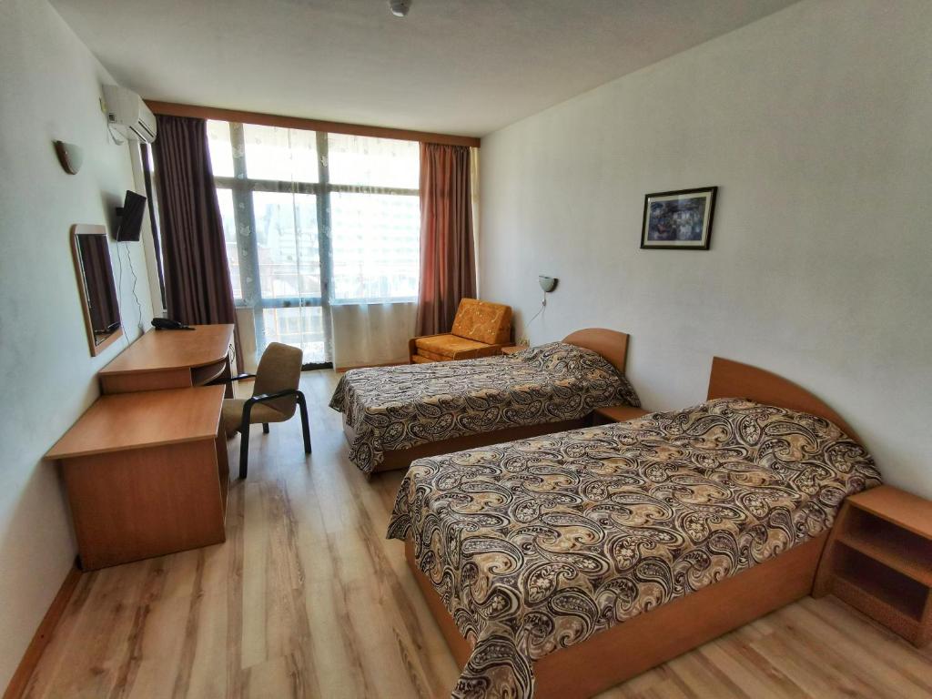 Twin Standard Room (Balcony or Terrace)