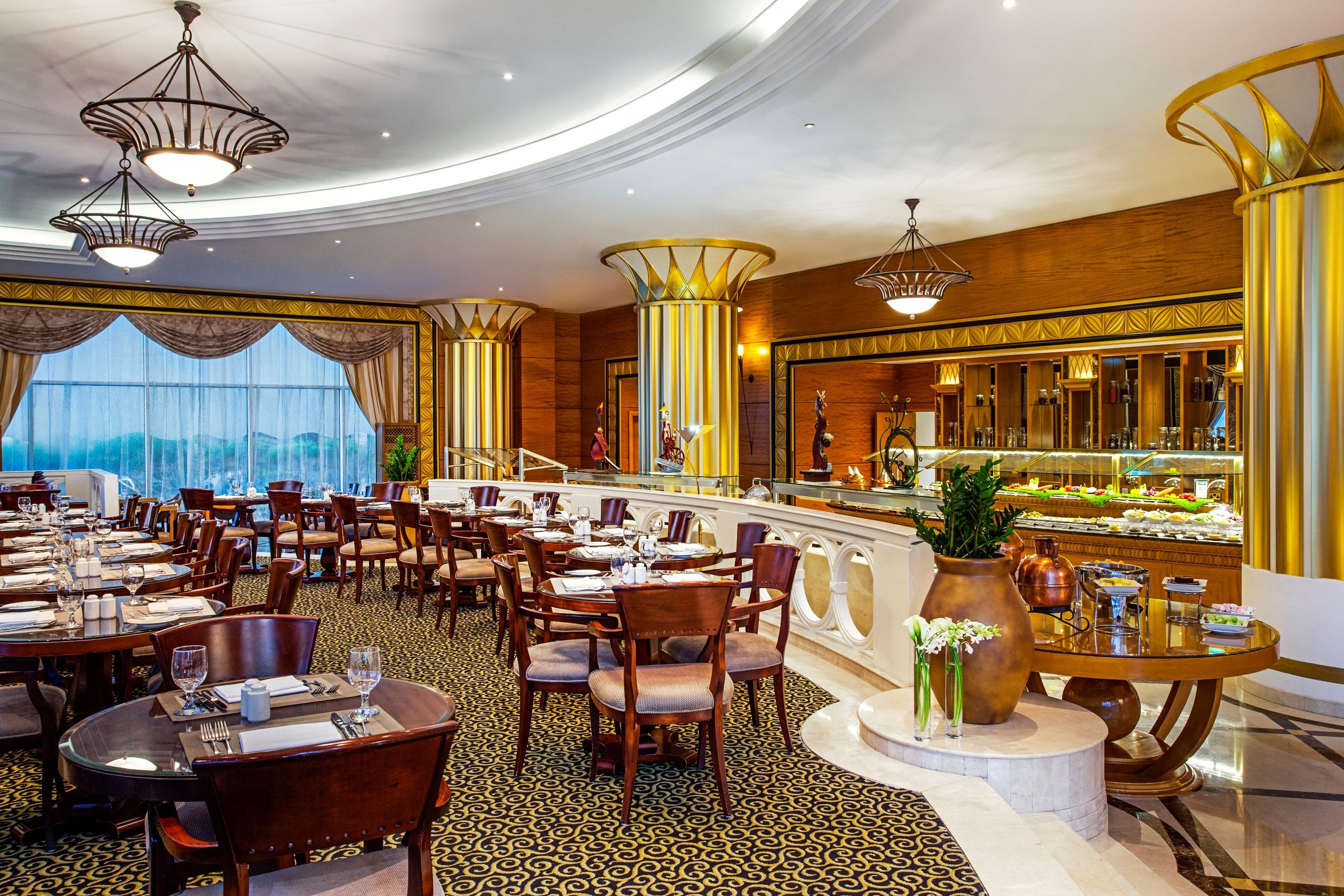 MAIN RESTAURANT