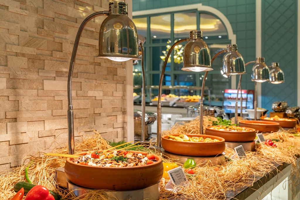 MAIN RESTAURANT