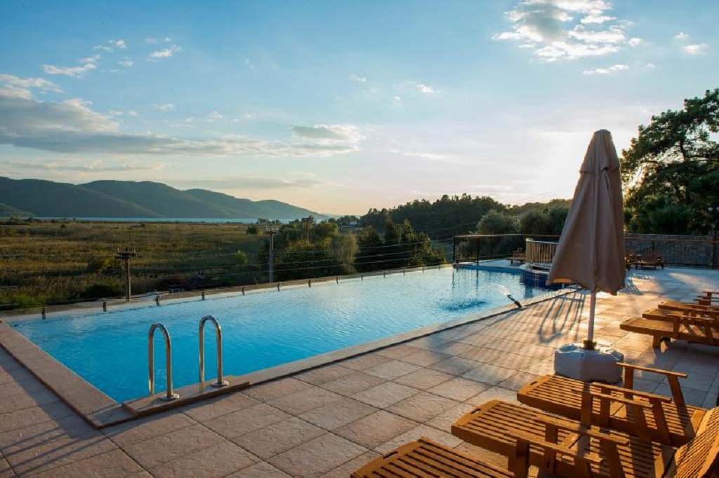 Piscina deschisă