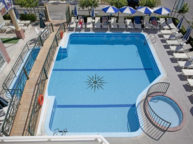 pool13224_at_the_andavis_hotel.jpg