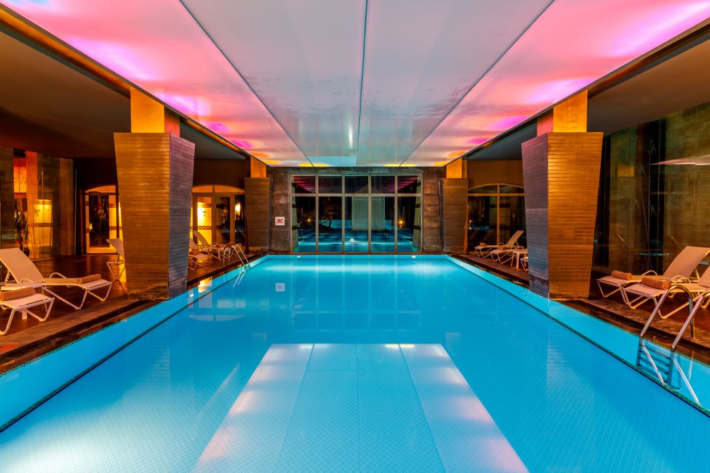 Piscină interioară