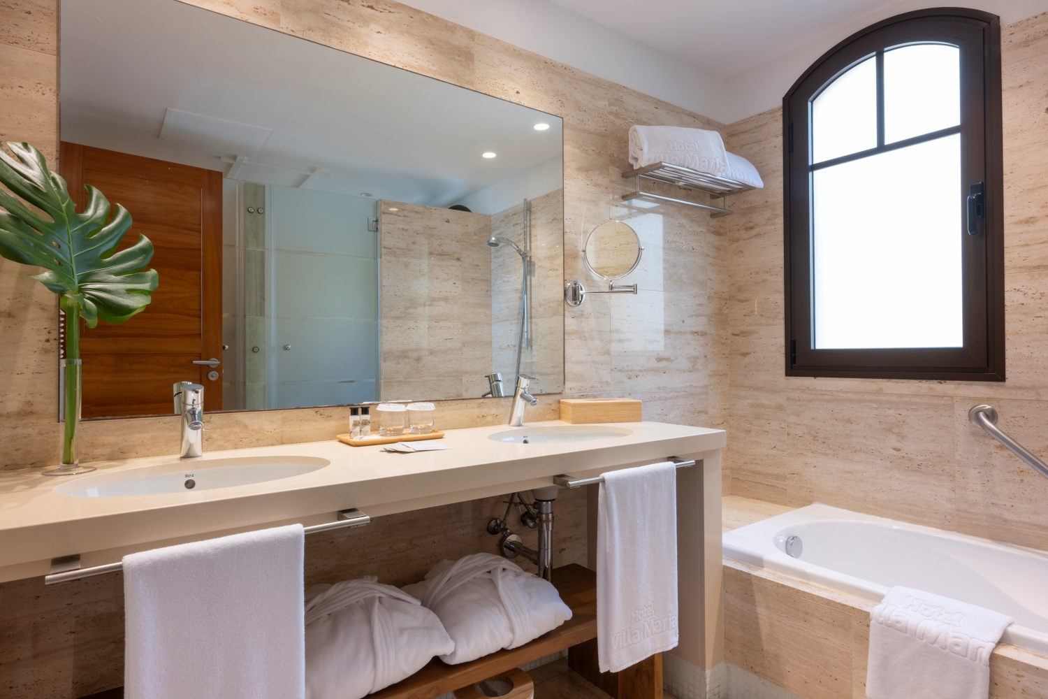 1 BEDROOM VILLA WITH HOT TUB