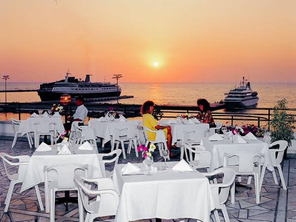 Kusadasi, Hotel Surtel, restaurant, exterior, mare.jpg