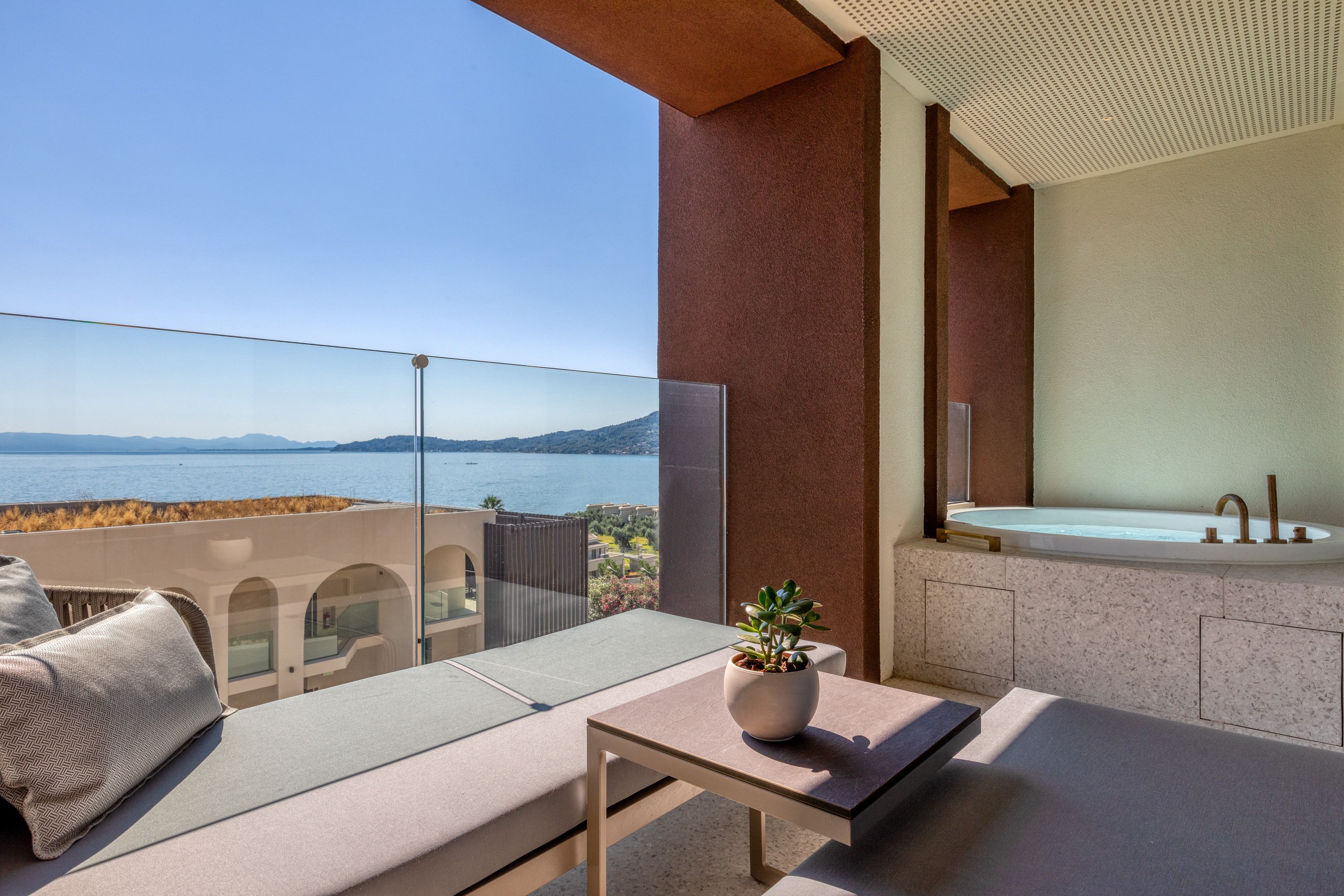 Jade Suite with Outdoor Jacuzzi