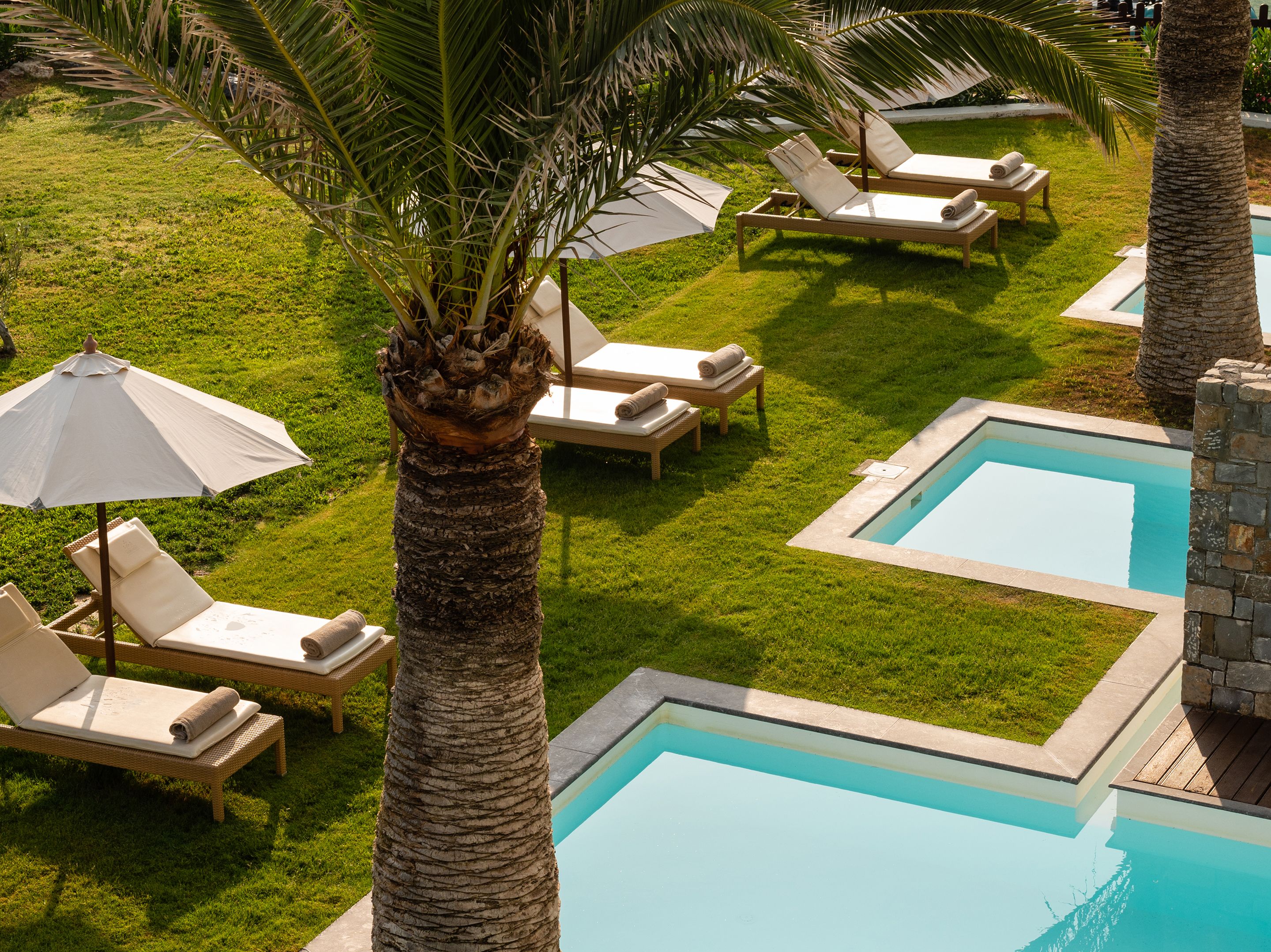 Swim up Superior with private Garden