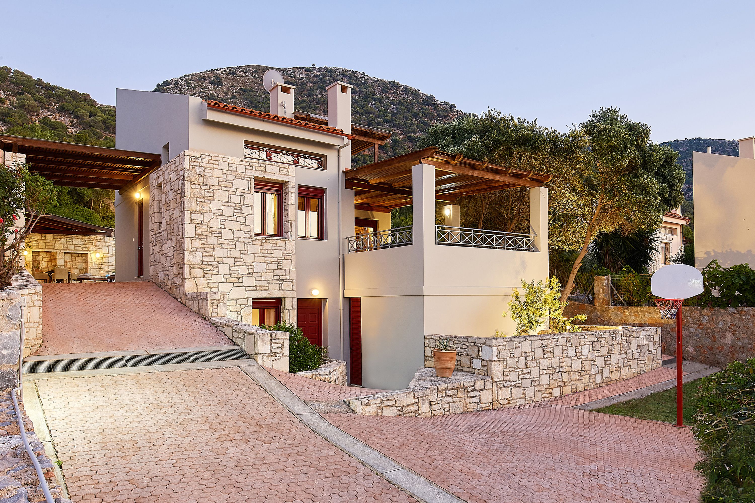 OKEANIDES LUXURY VILLAS