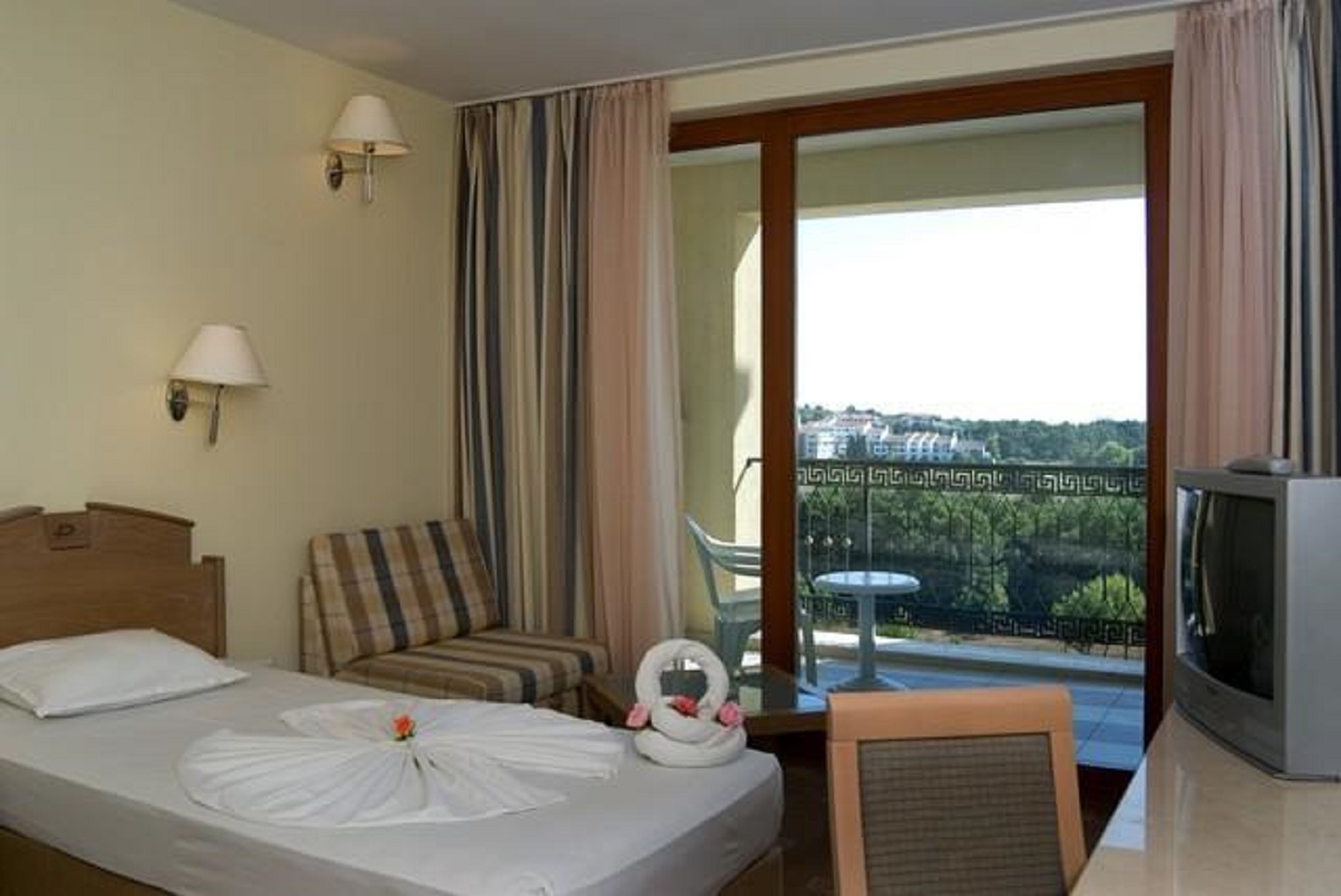 Standard Room (LateralSeaView, Balcony or Terrace)