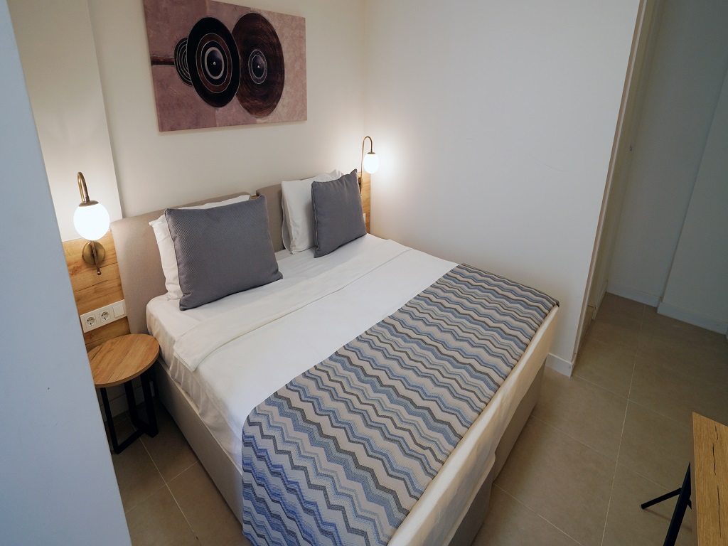 Economy room