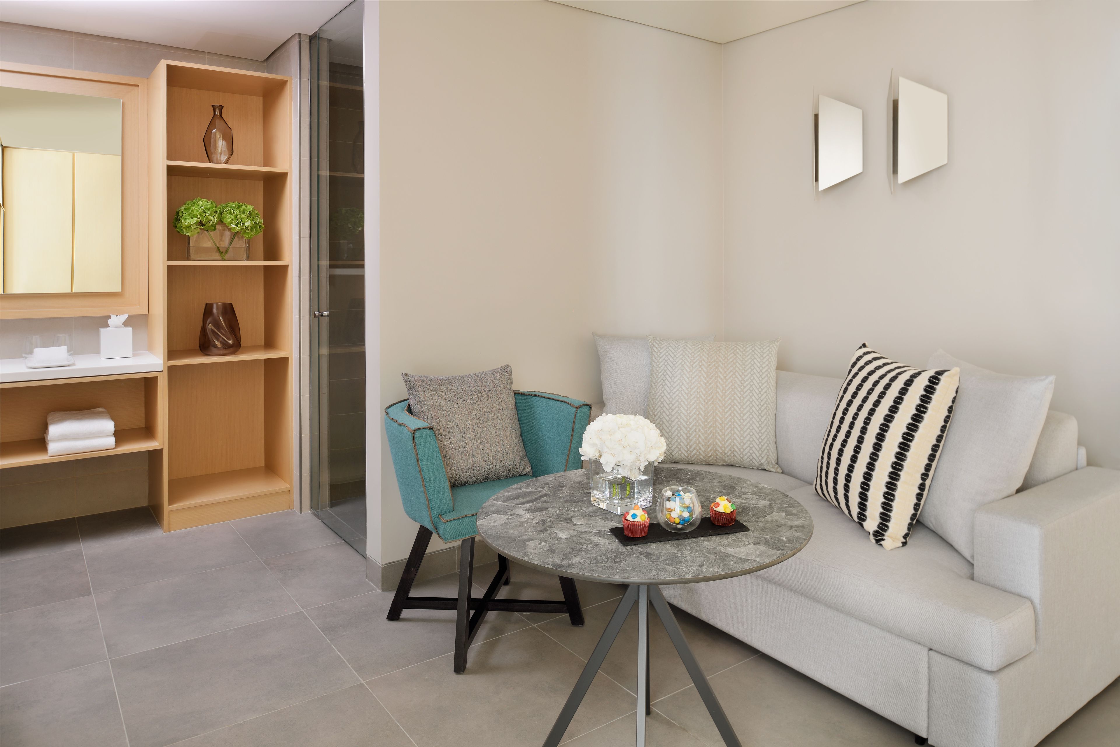FAMILY ROOM BEACH & POOL VIEW ROOM