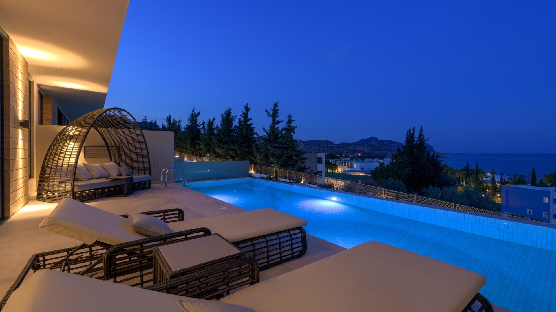 GEA ADULTS-ONLY SUITE SEA VIEW WITH PRIVATE POOL 