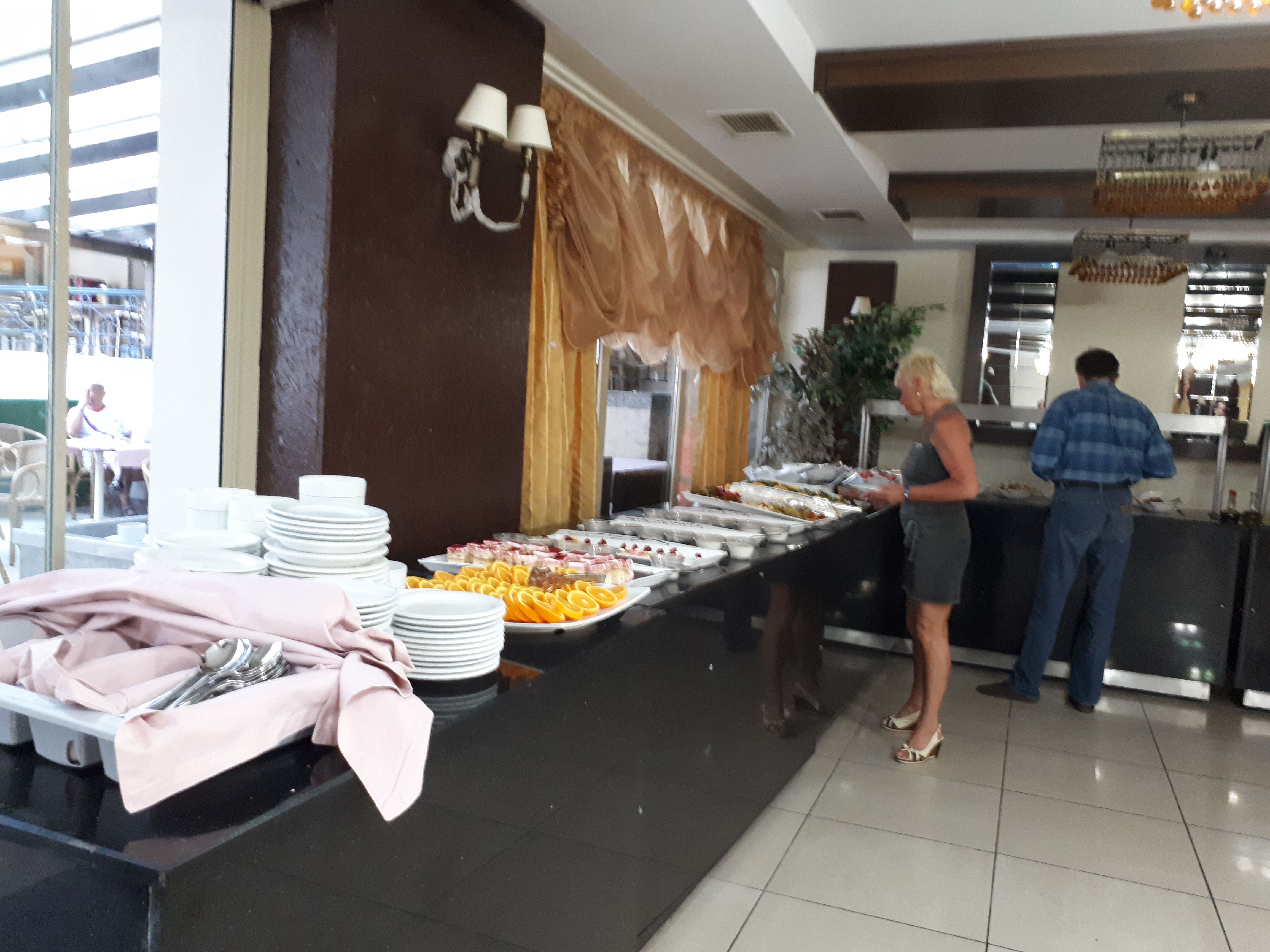 MAIN RESTAURANT