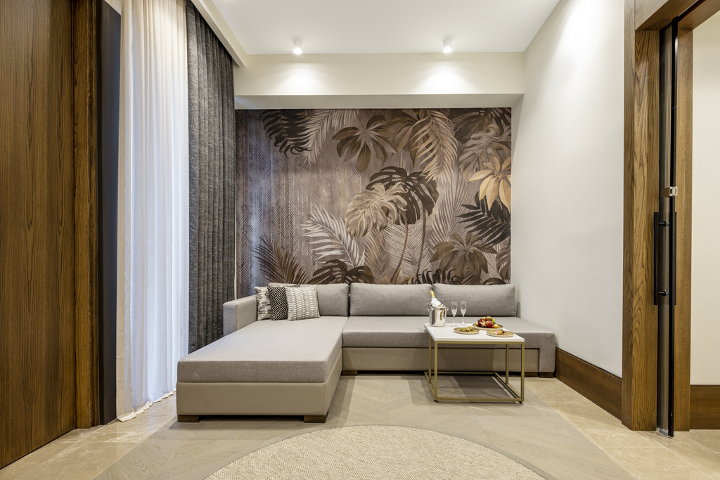 Lagoon Golf Suite 