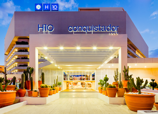 Tenerife, Hotel H10 Conquistador, exterior.jpg