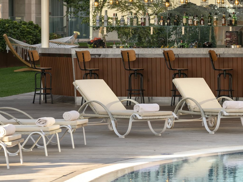 ORCA POOL BAR