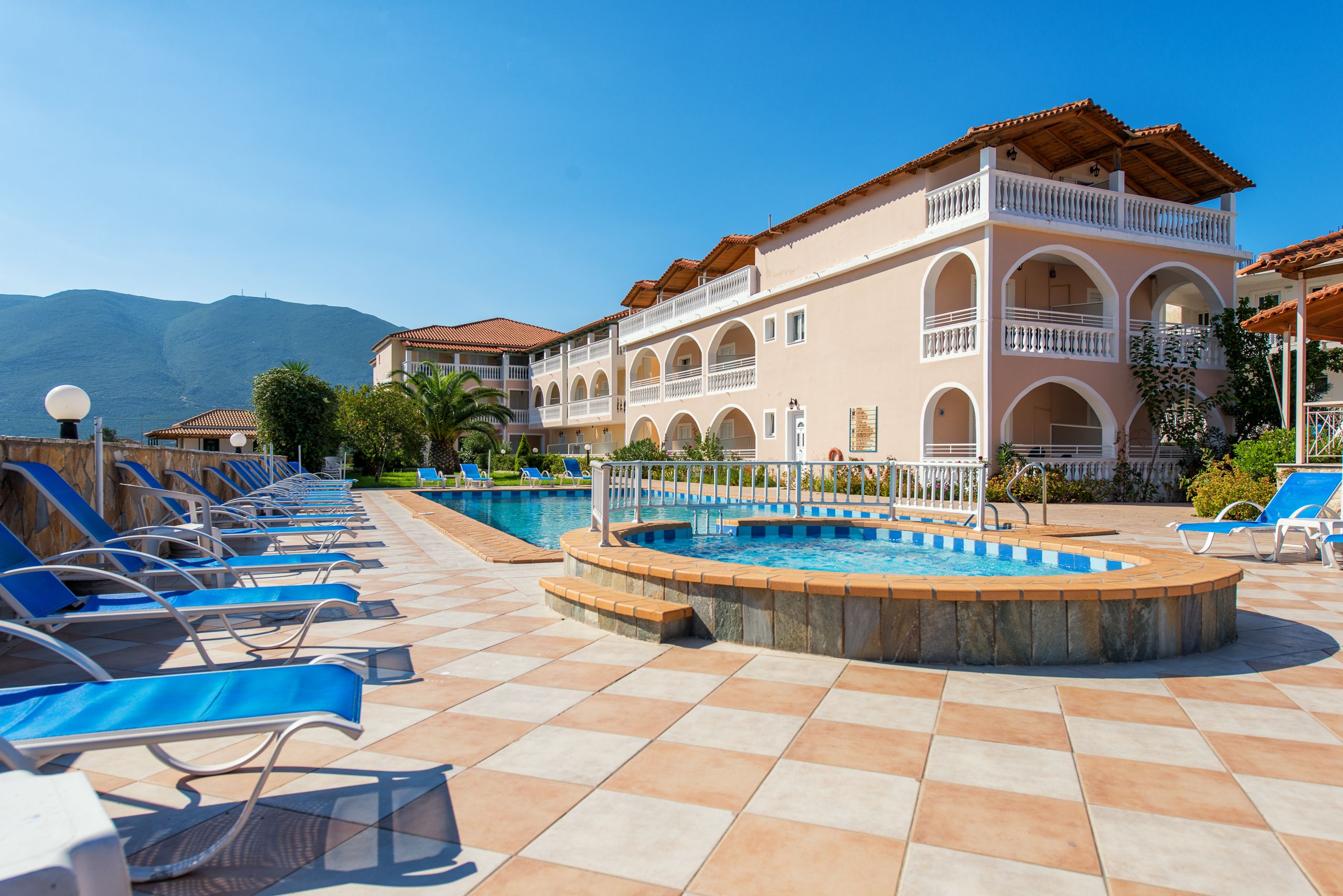 Piscina deschisă