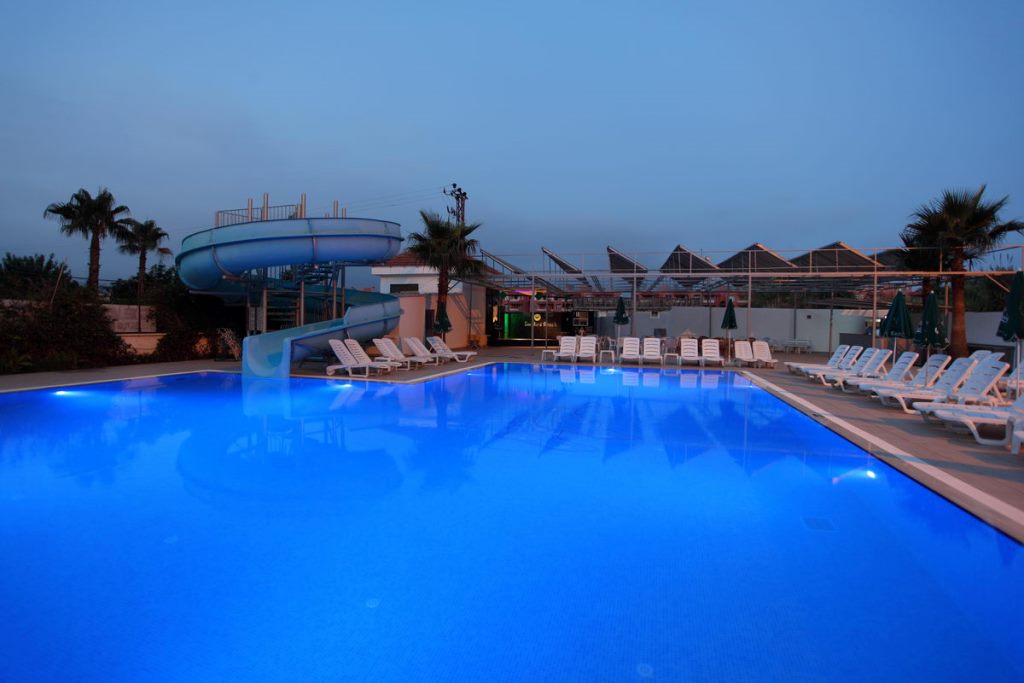 Piscina deschisă