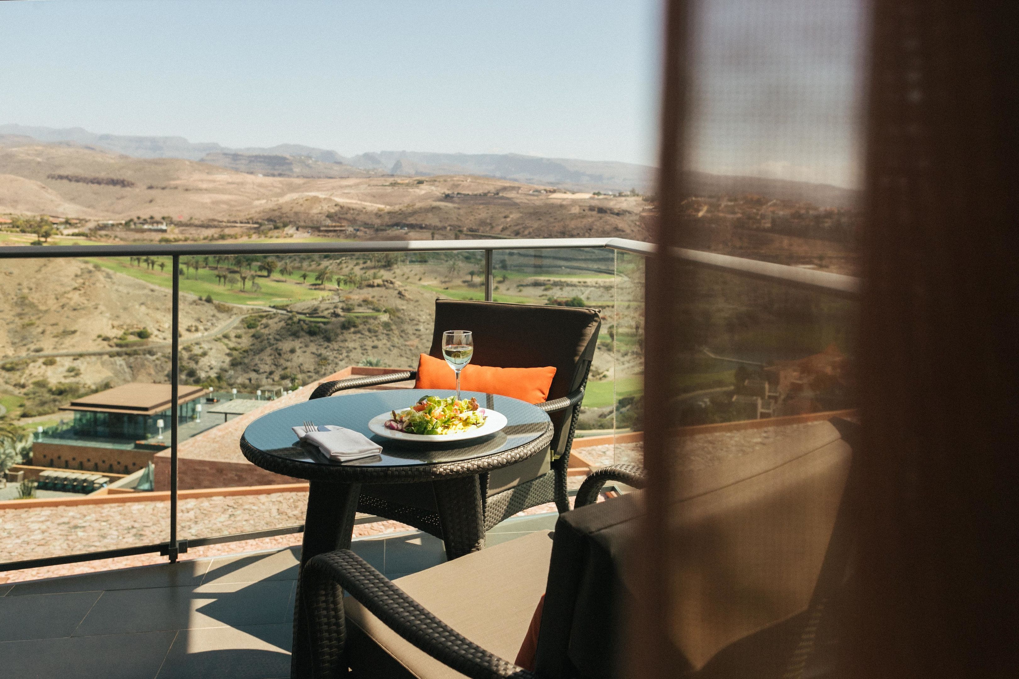 SUITE PANORAMIC VIEW (BALCONY OR TERRACE)