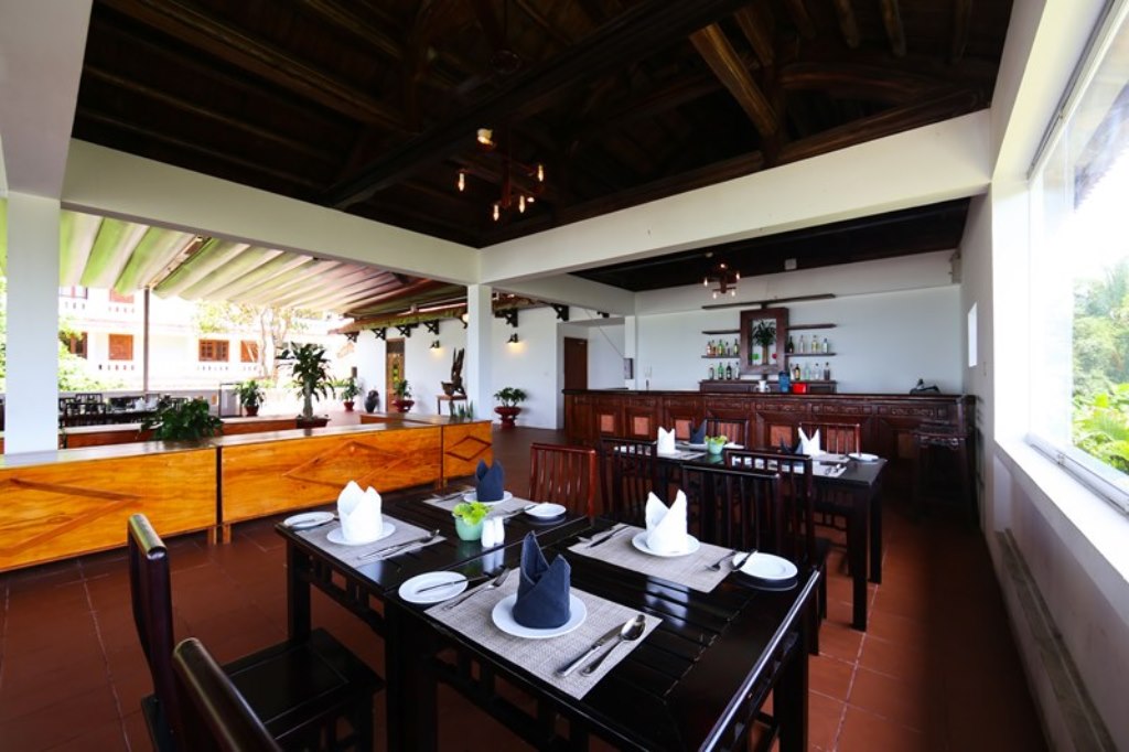 BEACH BAR and restaurant
